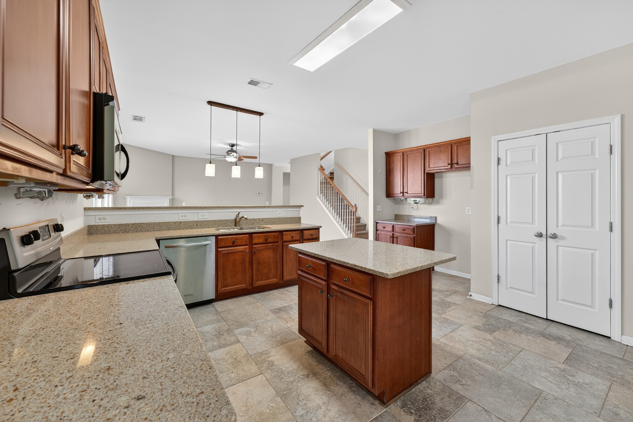 12 Gibson Dr
