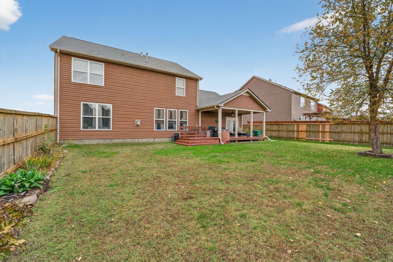 12 Gibson Dr
