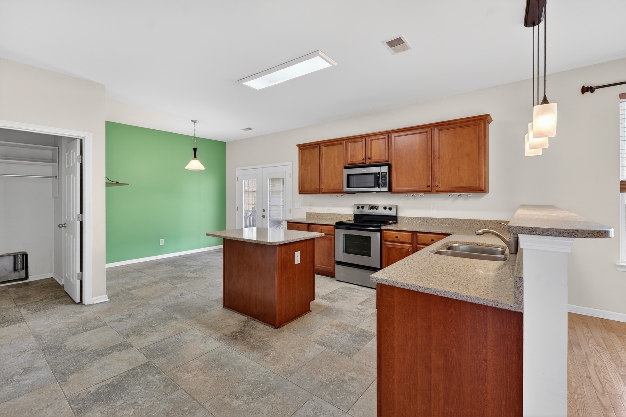 12 Gibson Dr