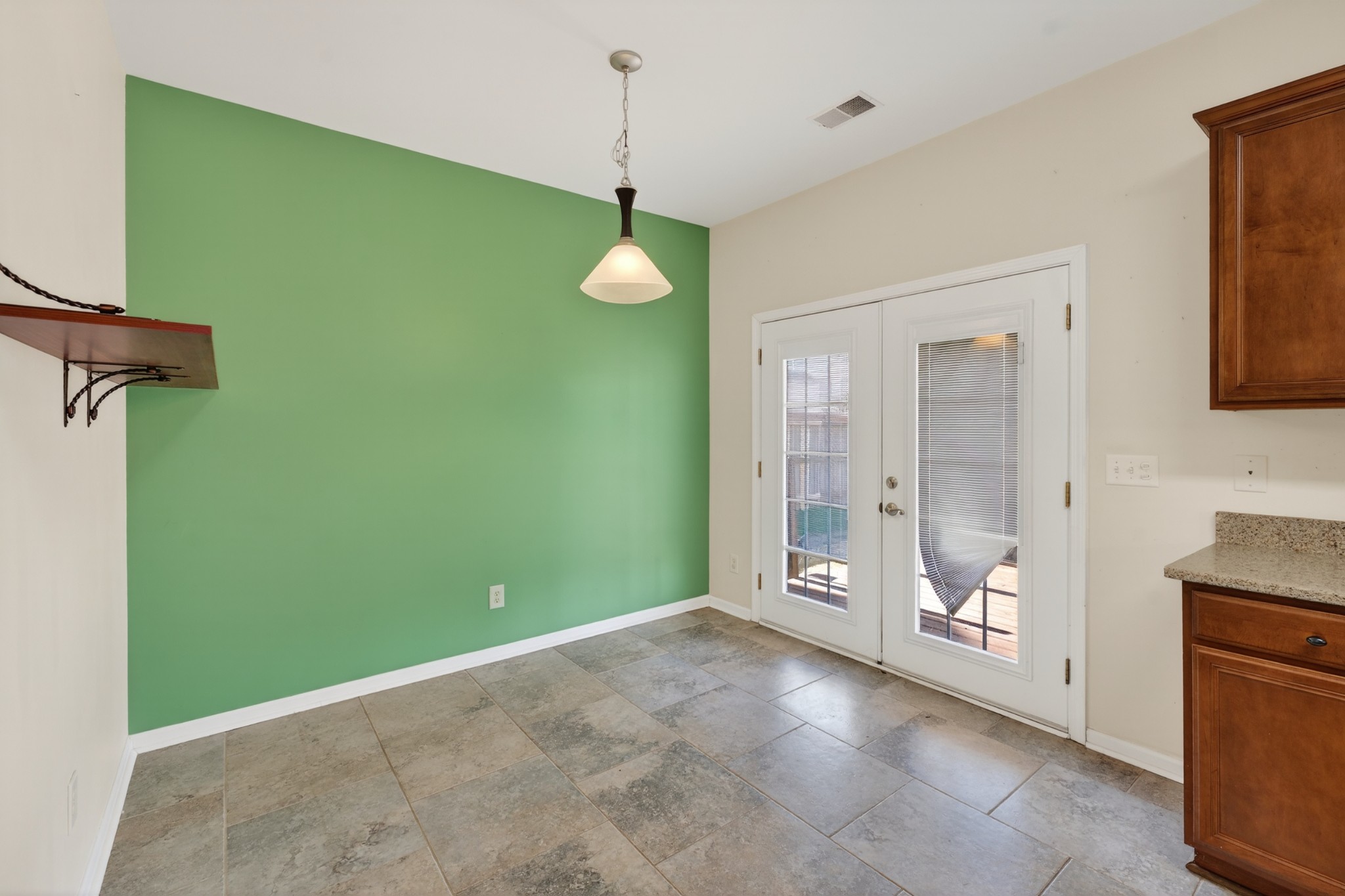 12 Gibson Dr