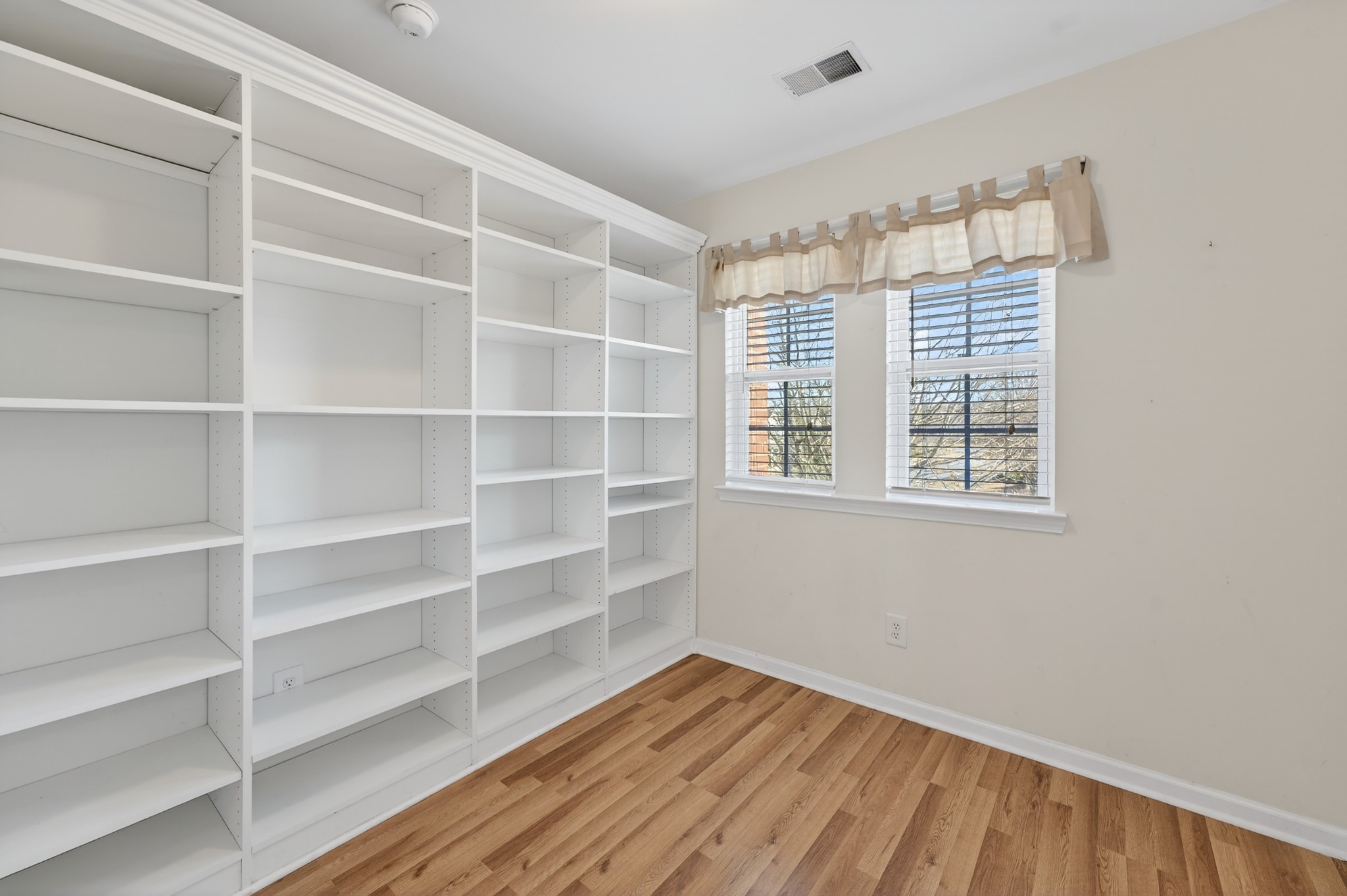 12 Gibson Dr