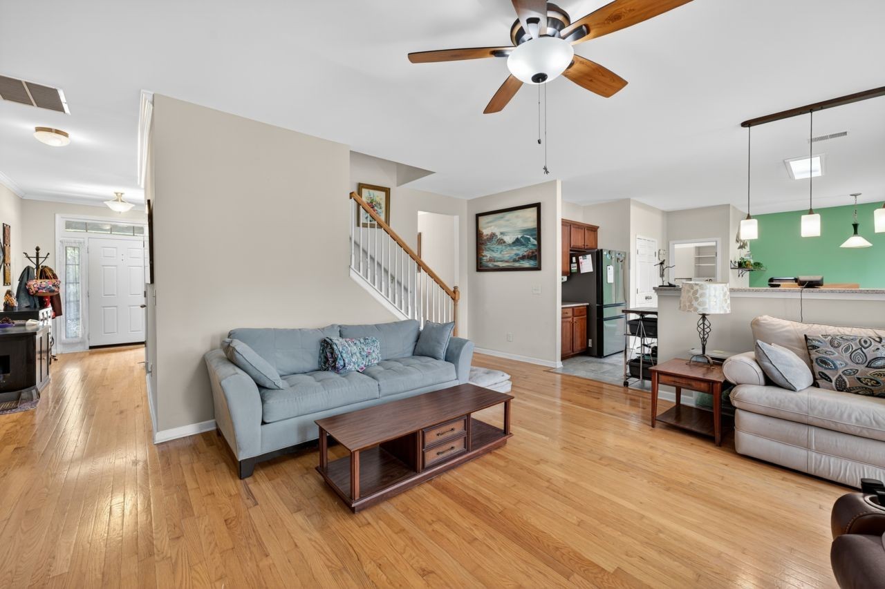 12 Gibson Dr