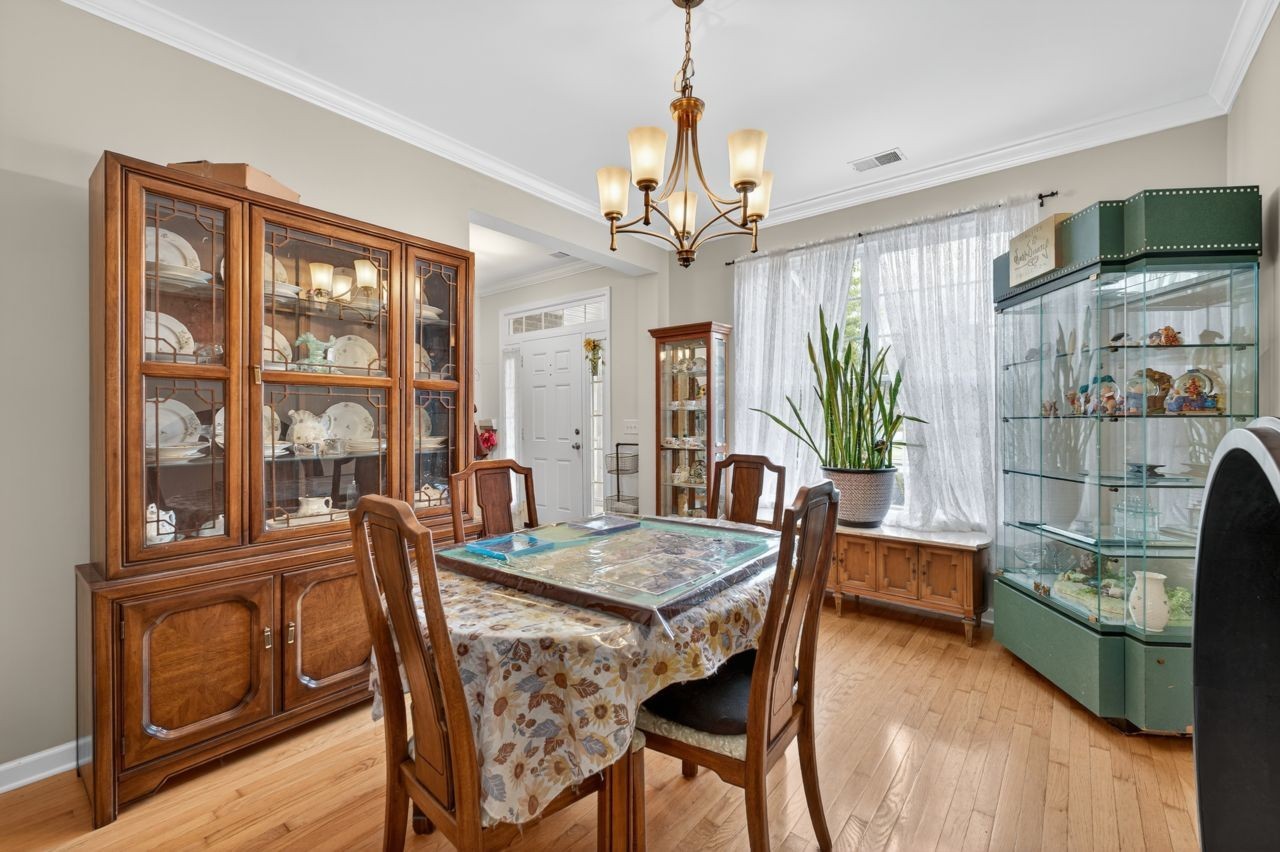 12 Gibson Dr