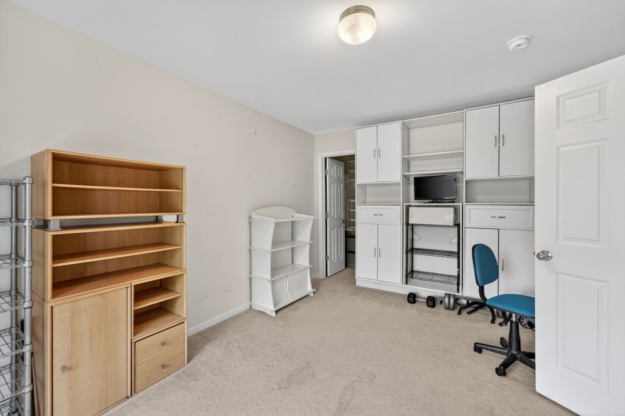 12 Gibson Dr
