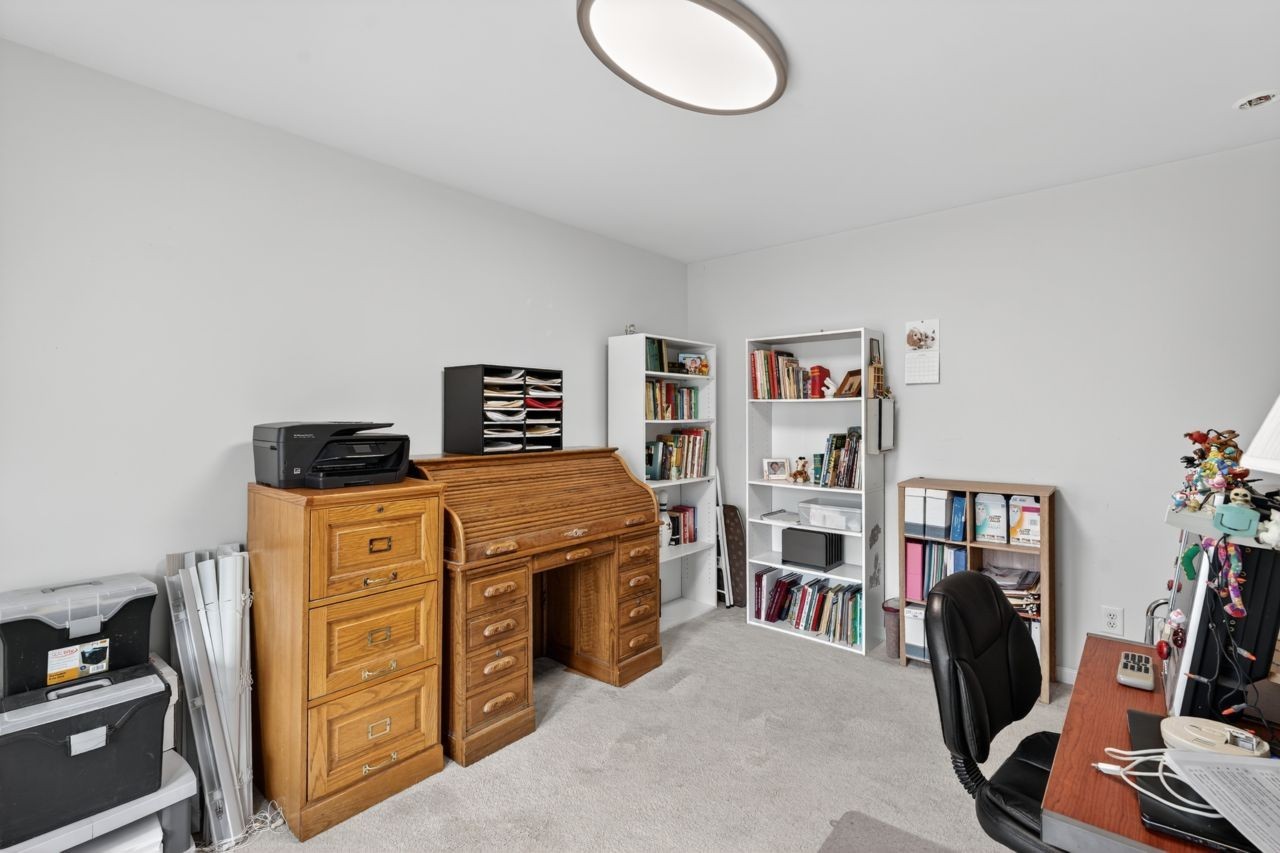 12 Gibson Dr