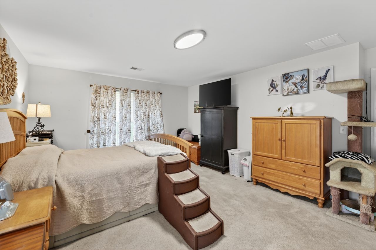 12 Gibson Dr