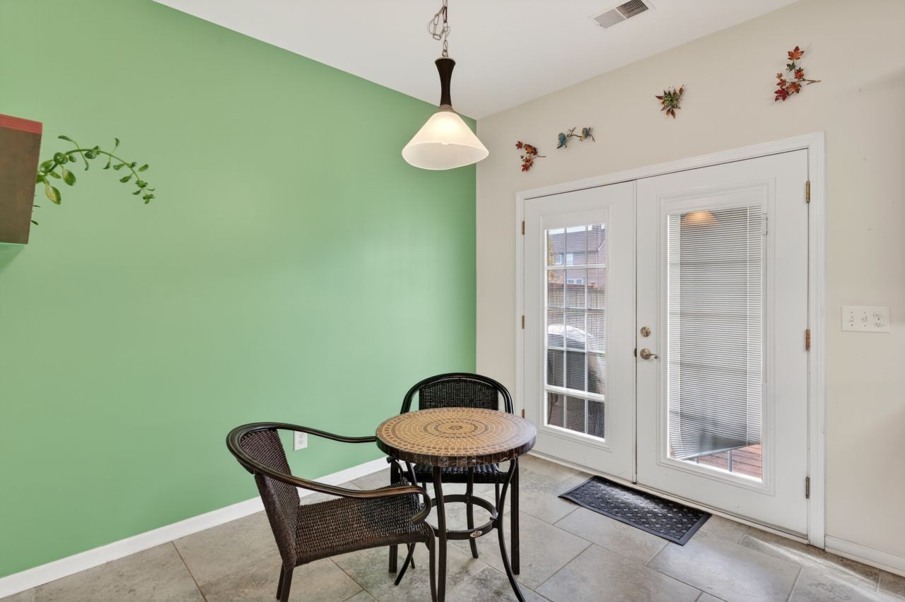 12 Gibson Dr