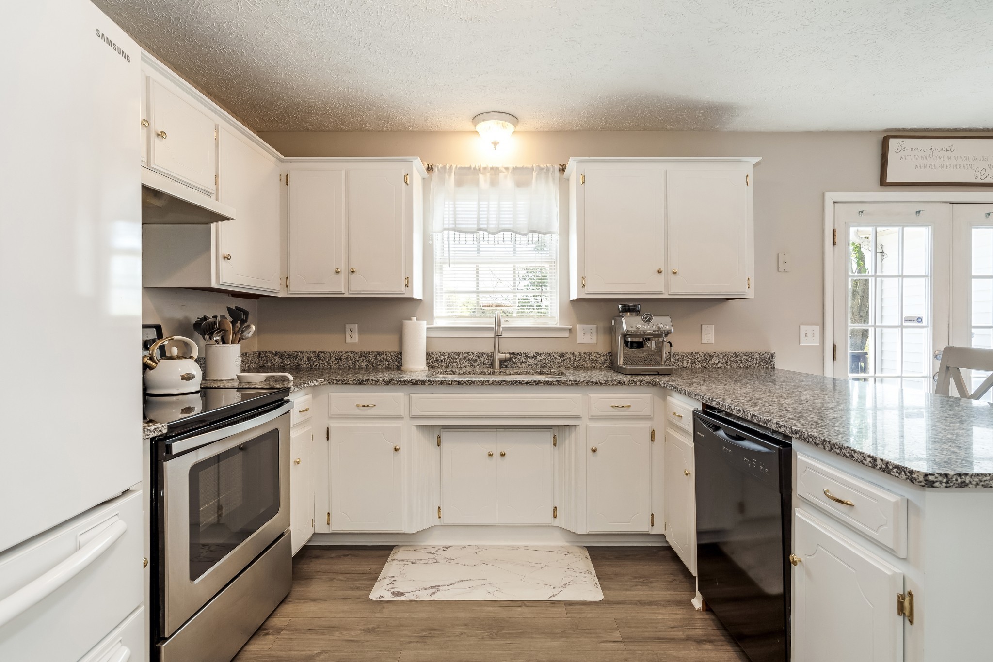 120 E Crawford Ct