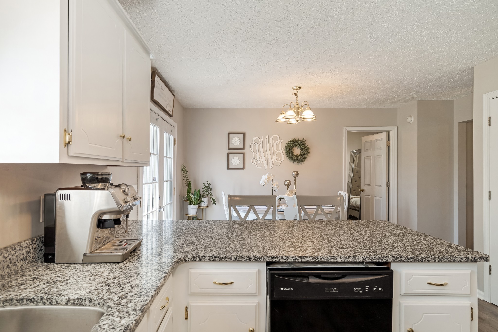 120 E Crawford Ct