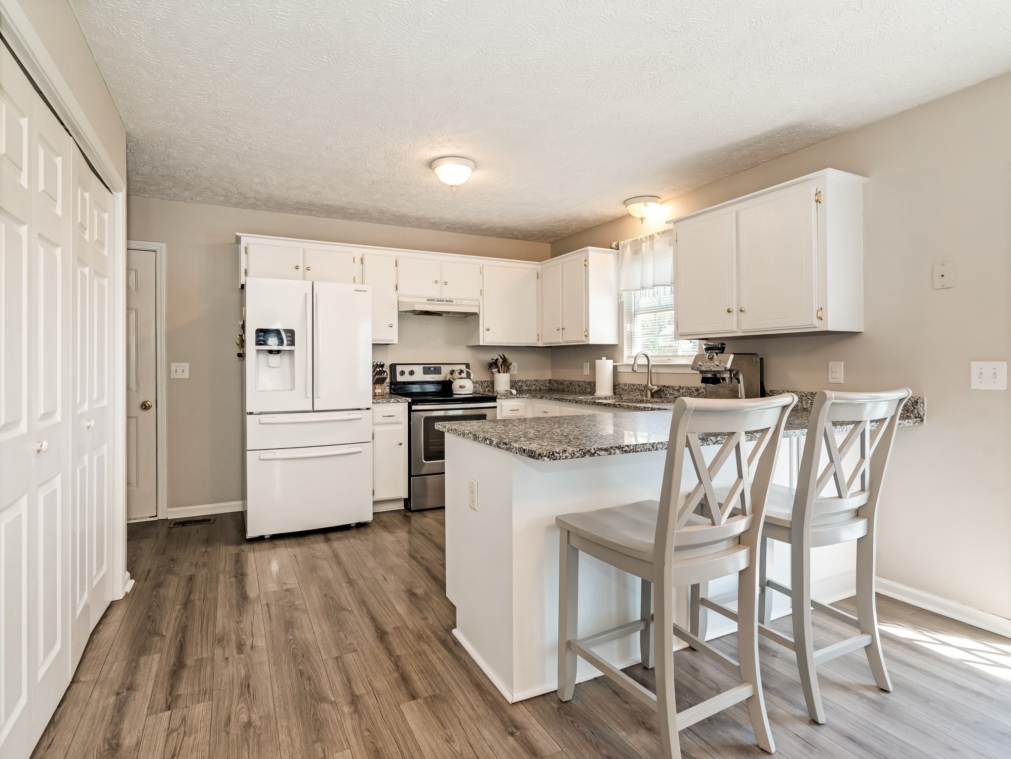 120 E Crawford Ct