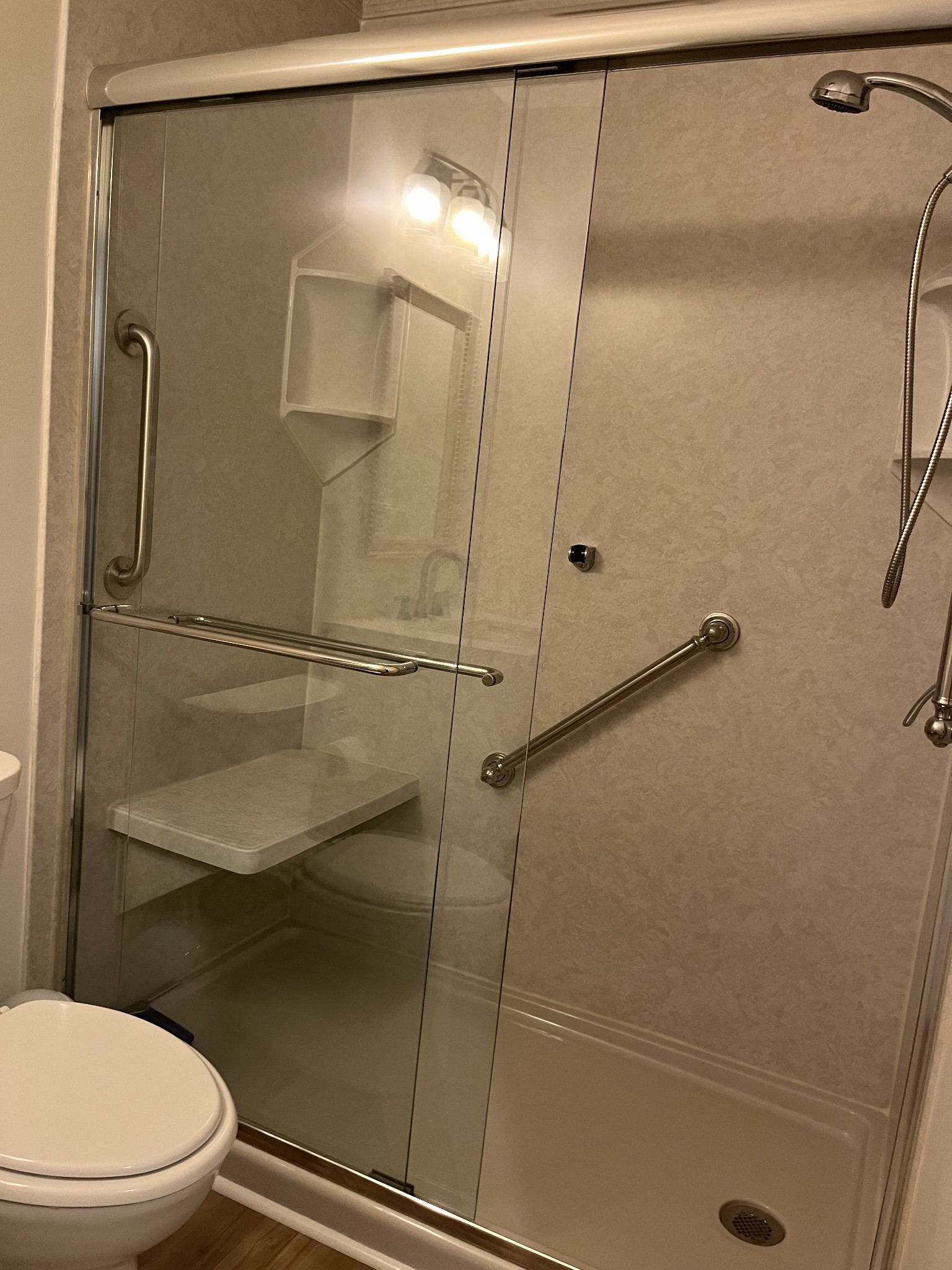 1305 Mayfair Dr