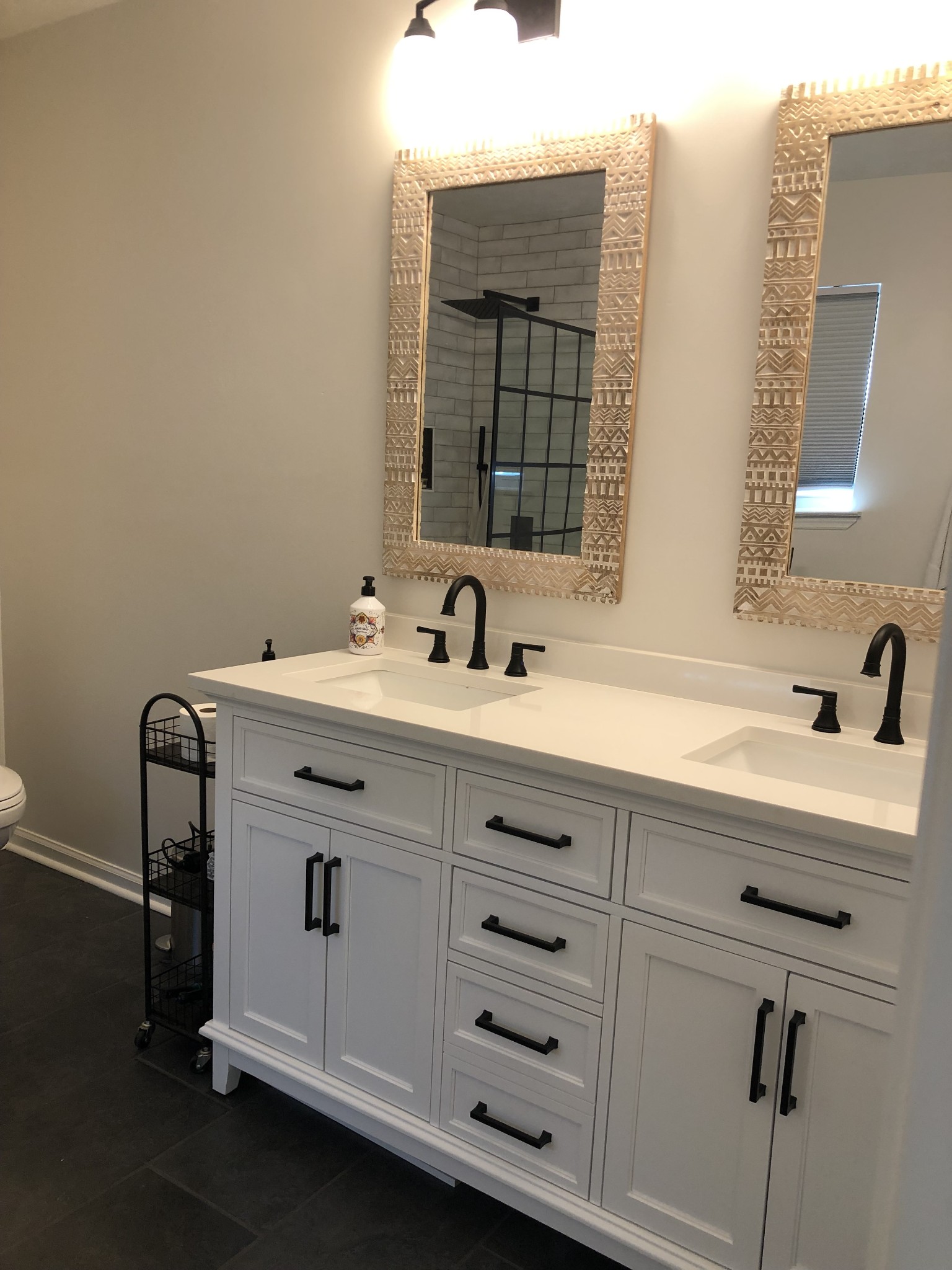 1305 Mayfair Dr