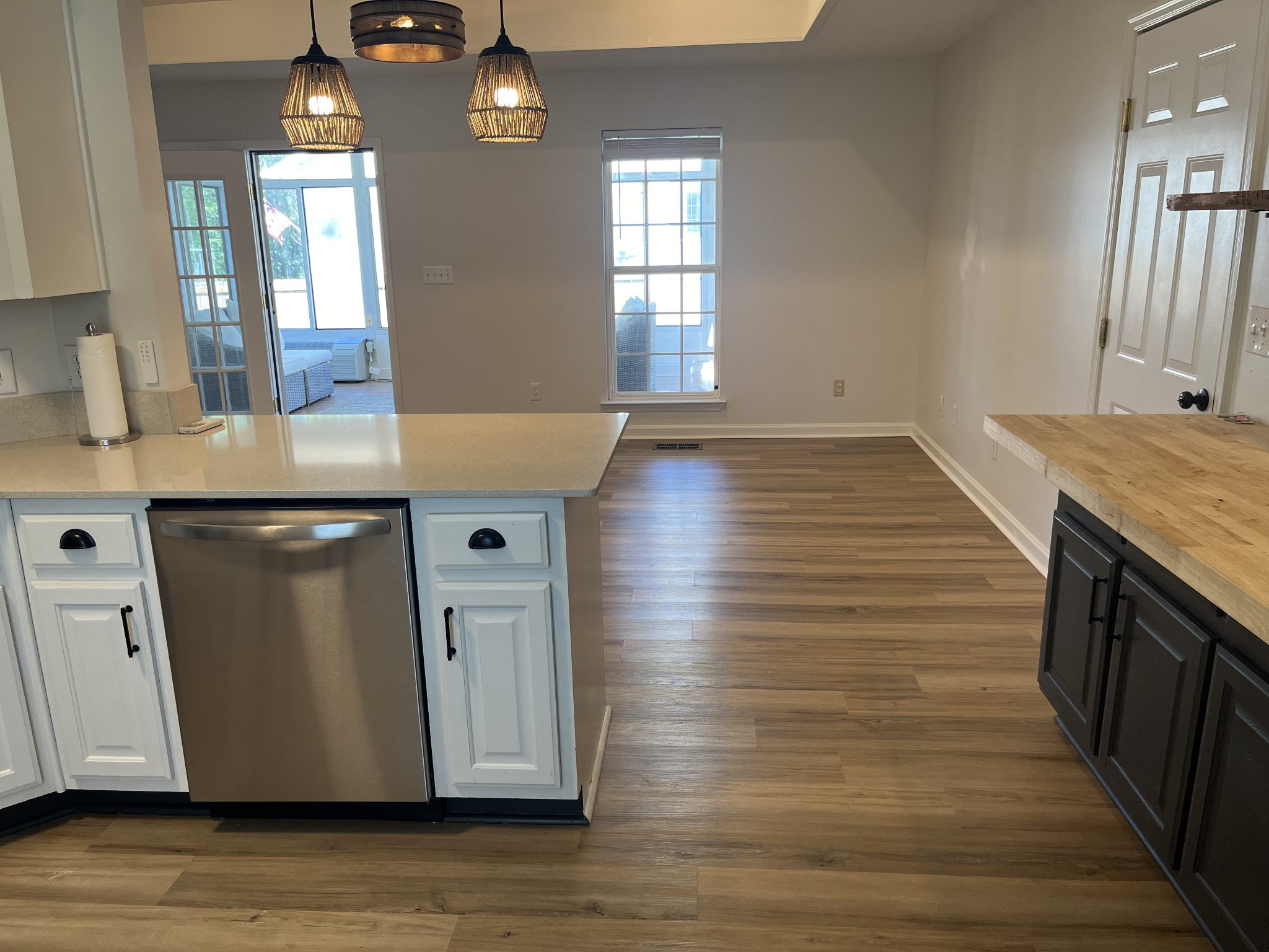 1305 Mayfair Dr