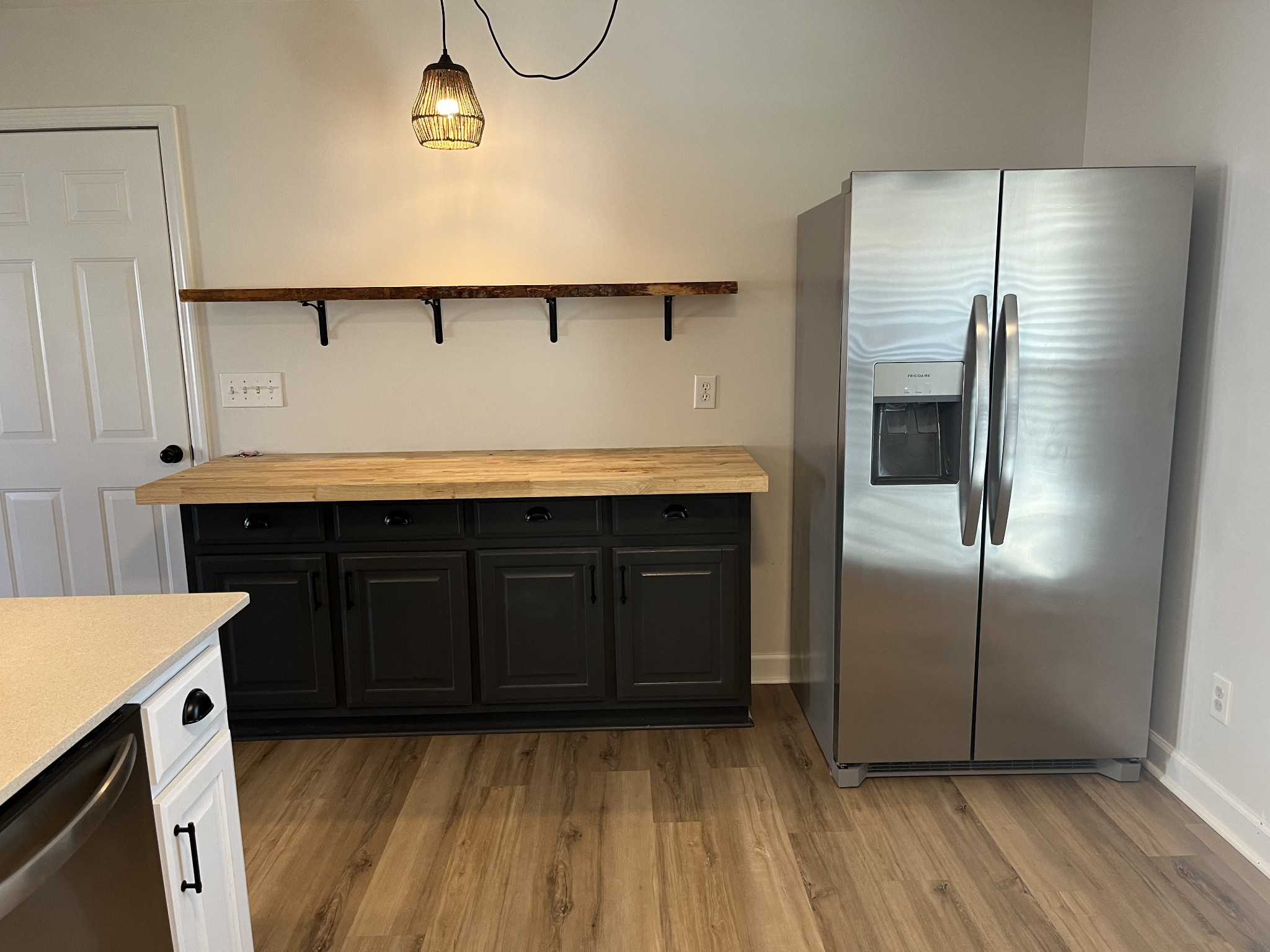 1305 Mayfair Dr