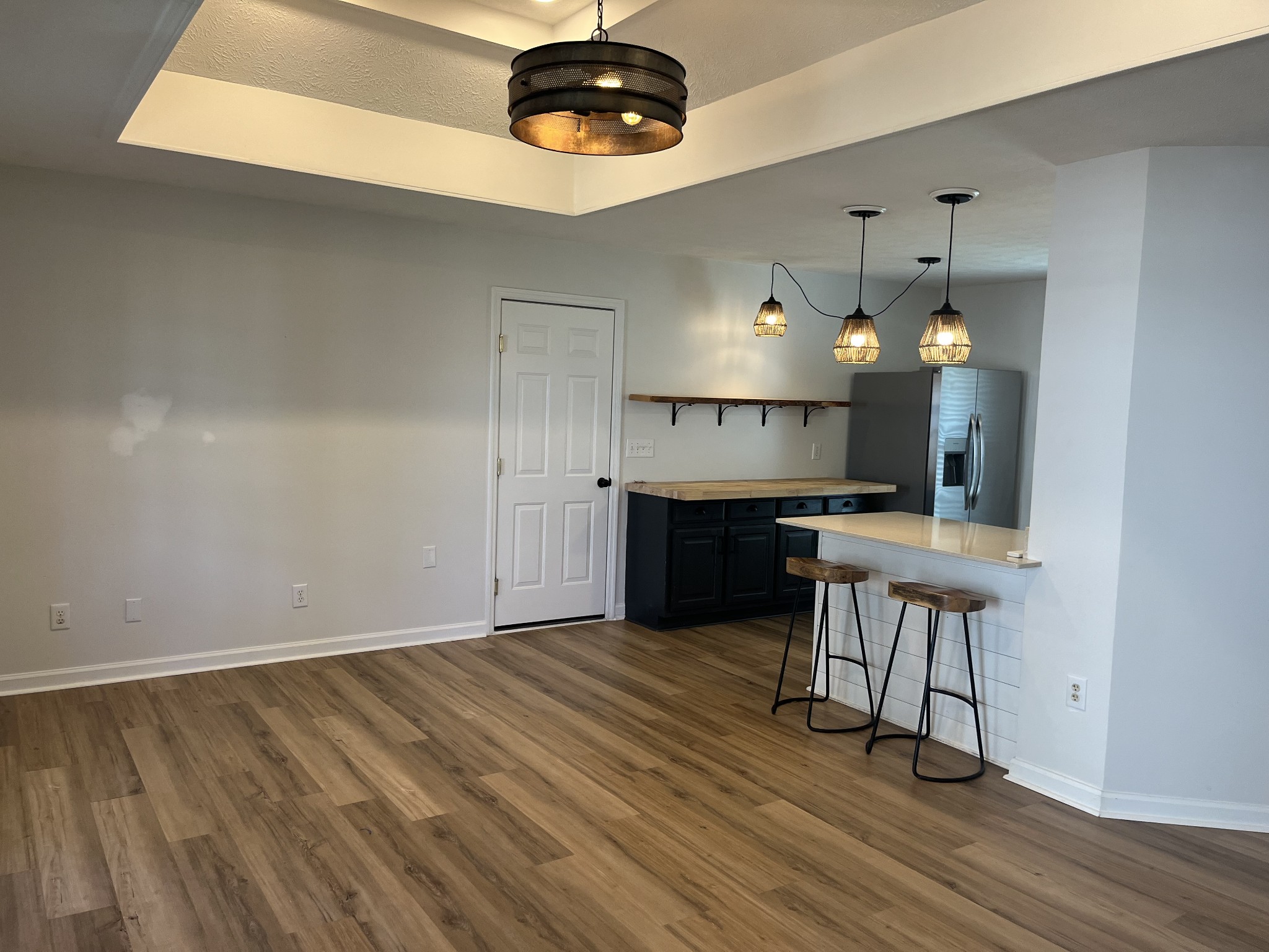 1305 Mayfair Dr