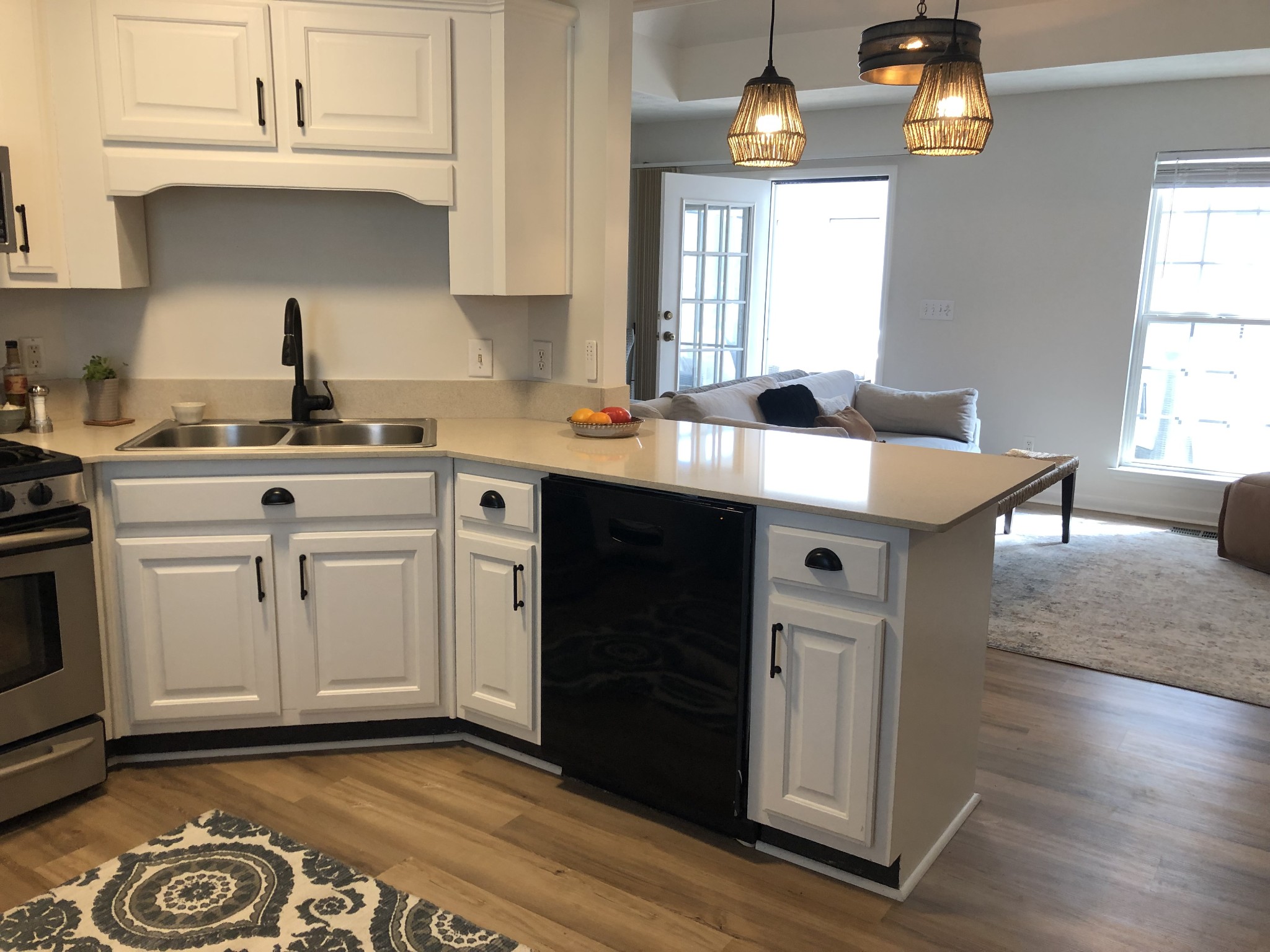 1305 Mayfair Dr