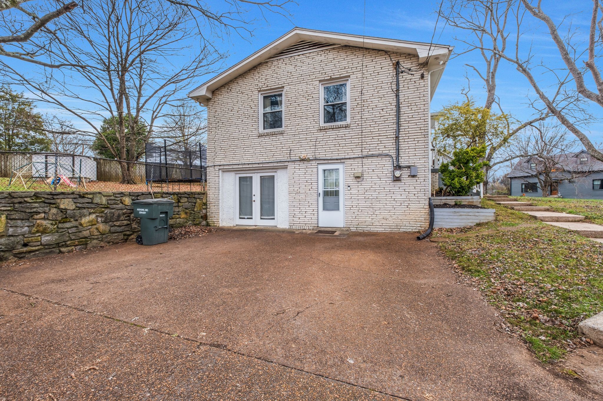 200 Bonnaoaks Dr