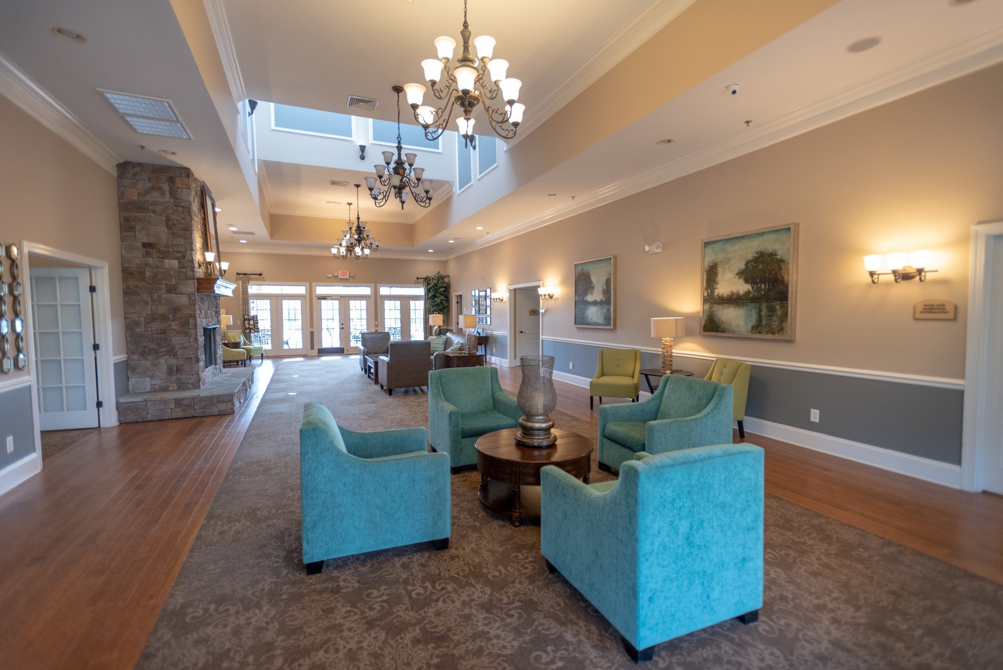892 Meadowcrest Way