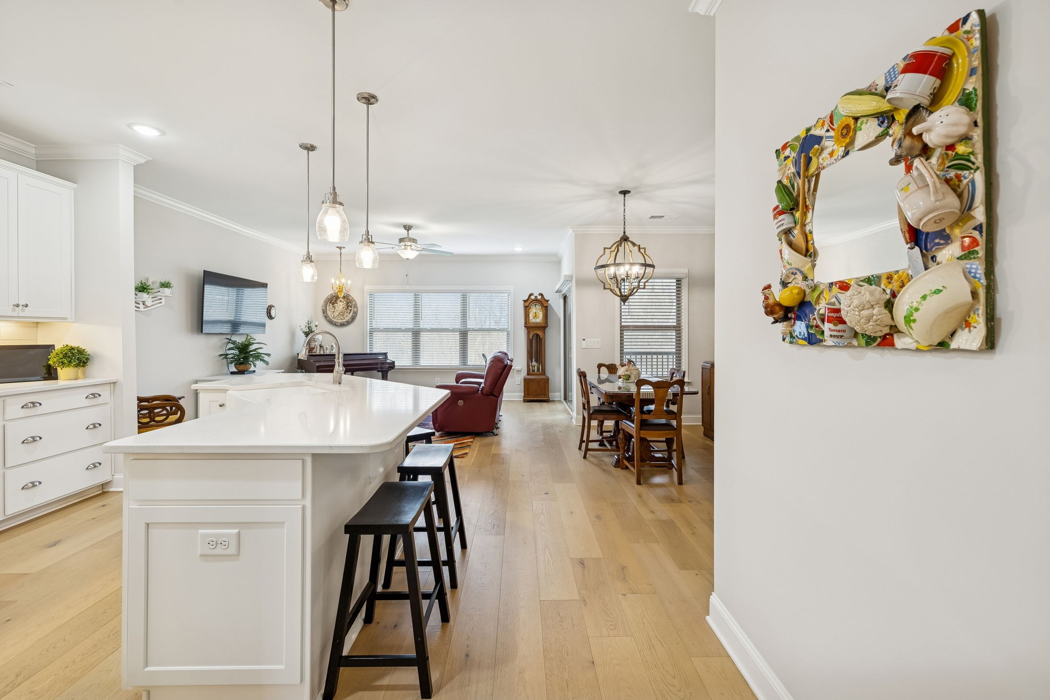 892 Meadowcrest Way