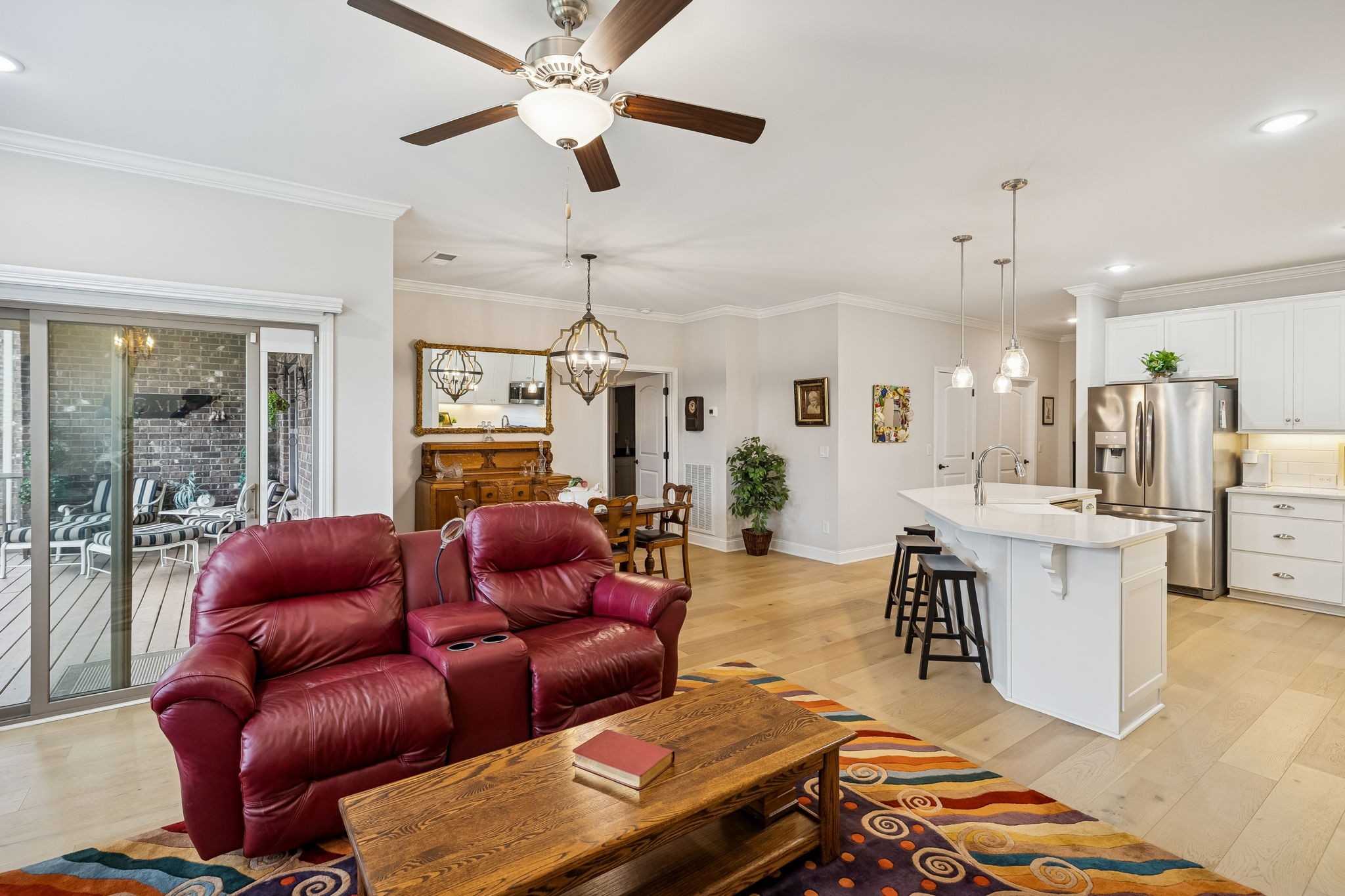 892 Meadowcrest Way