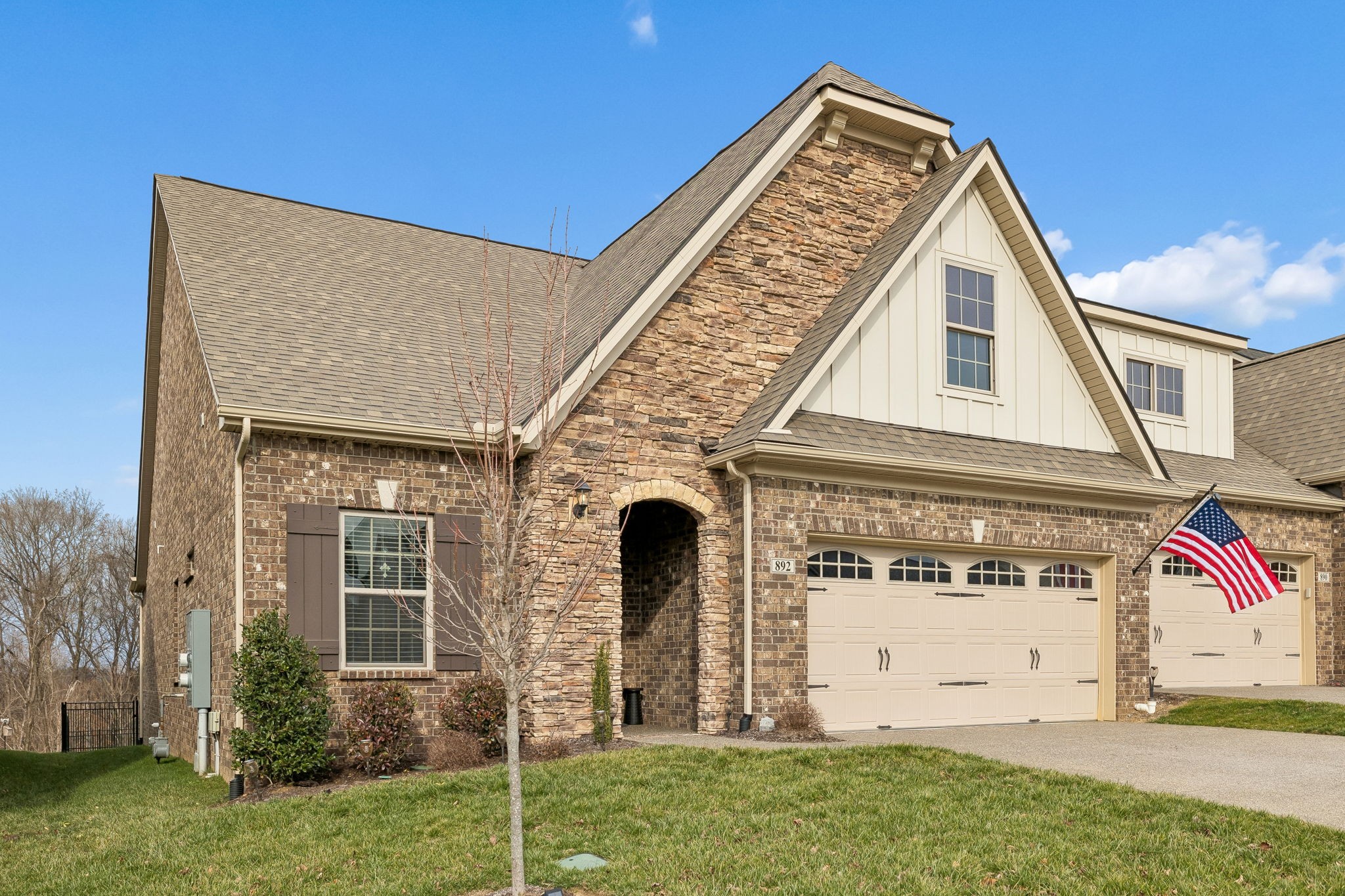 892 Meadowcrest Way