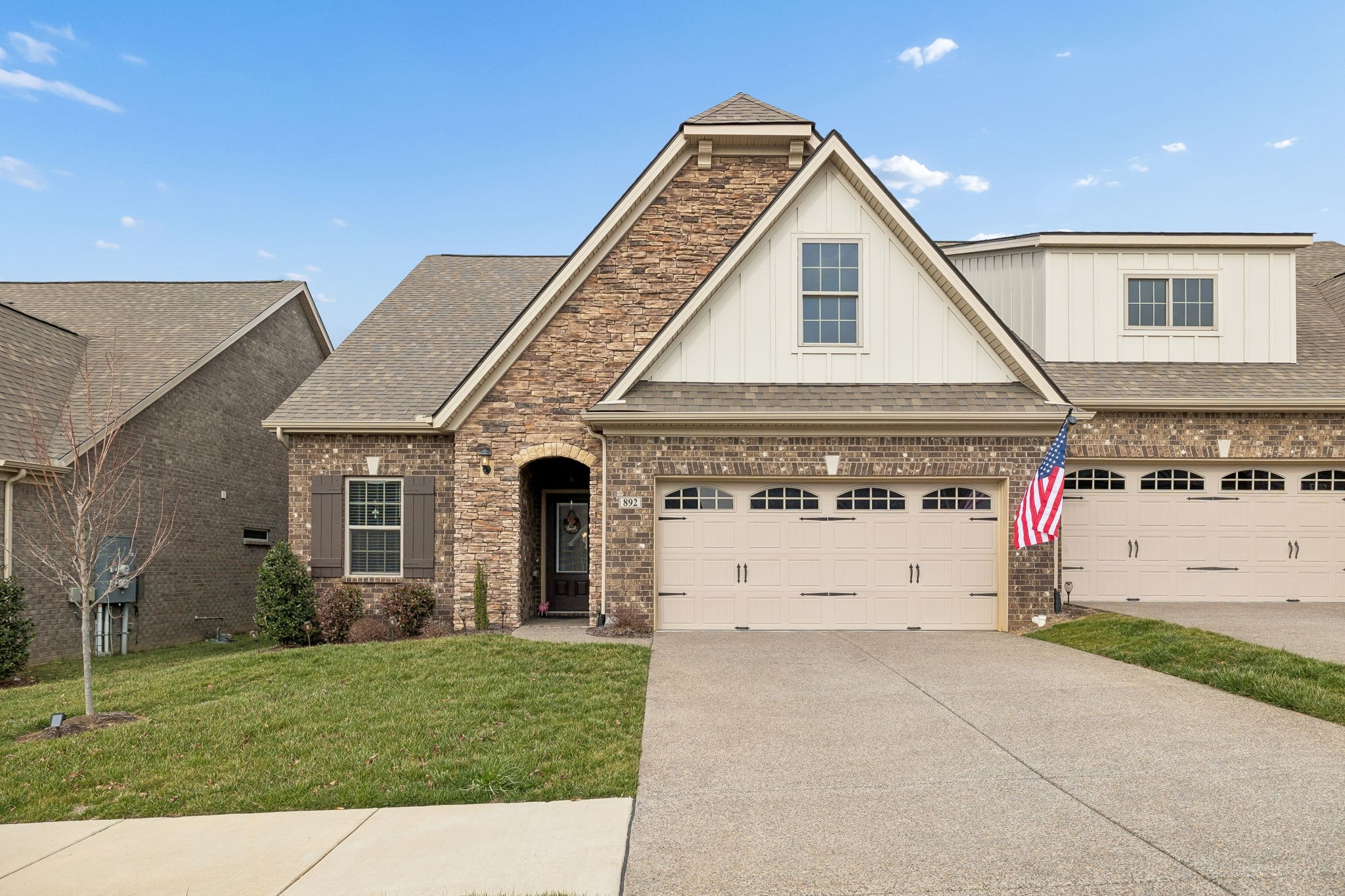 892 Meadowcrest Way
