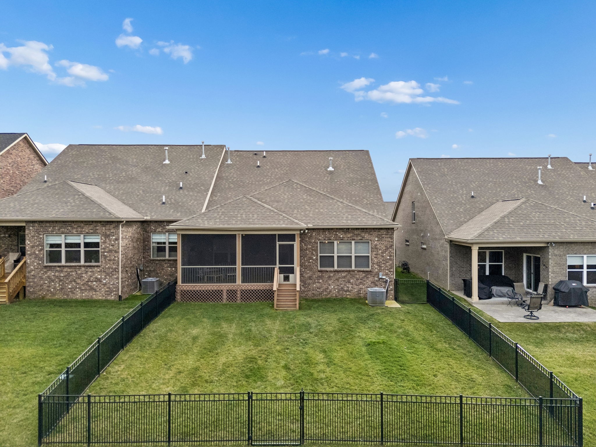 892 Meadowcrest Way