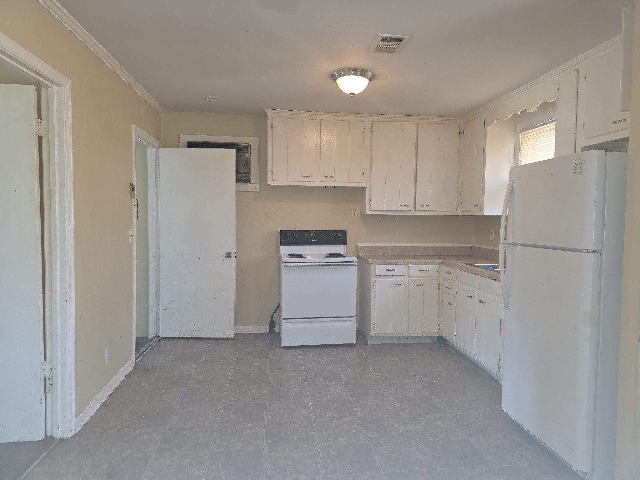 606 Huntington Pkwy