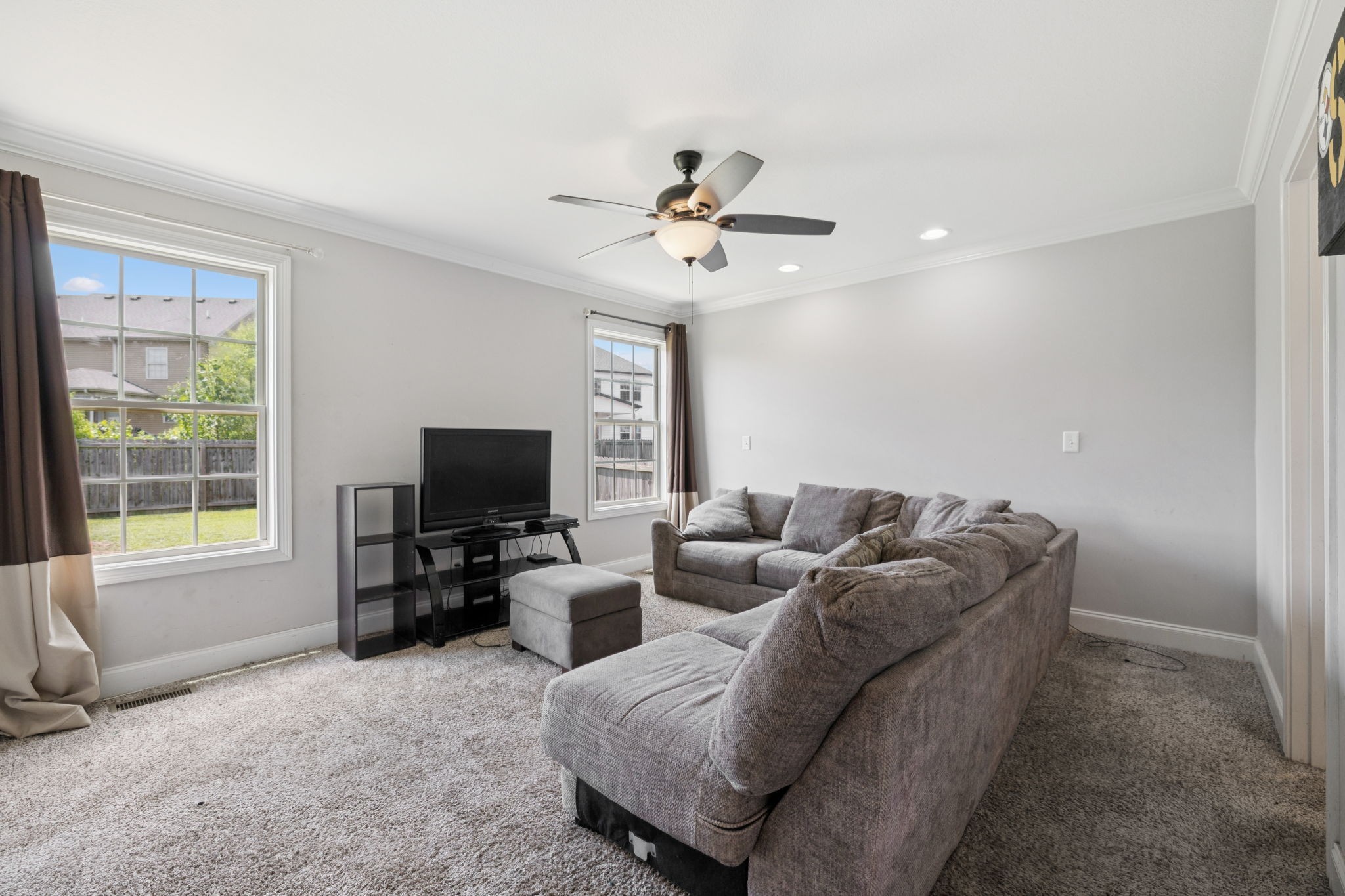1069 Thrasher Dr