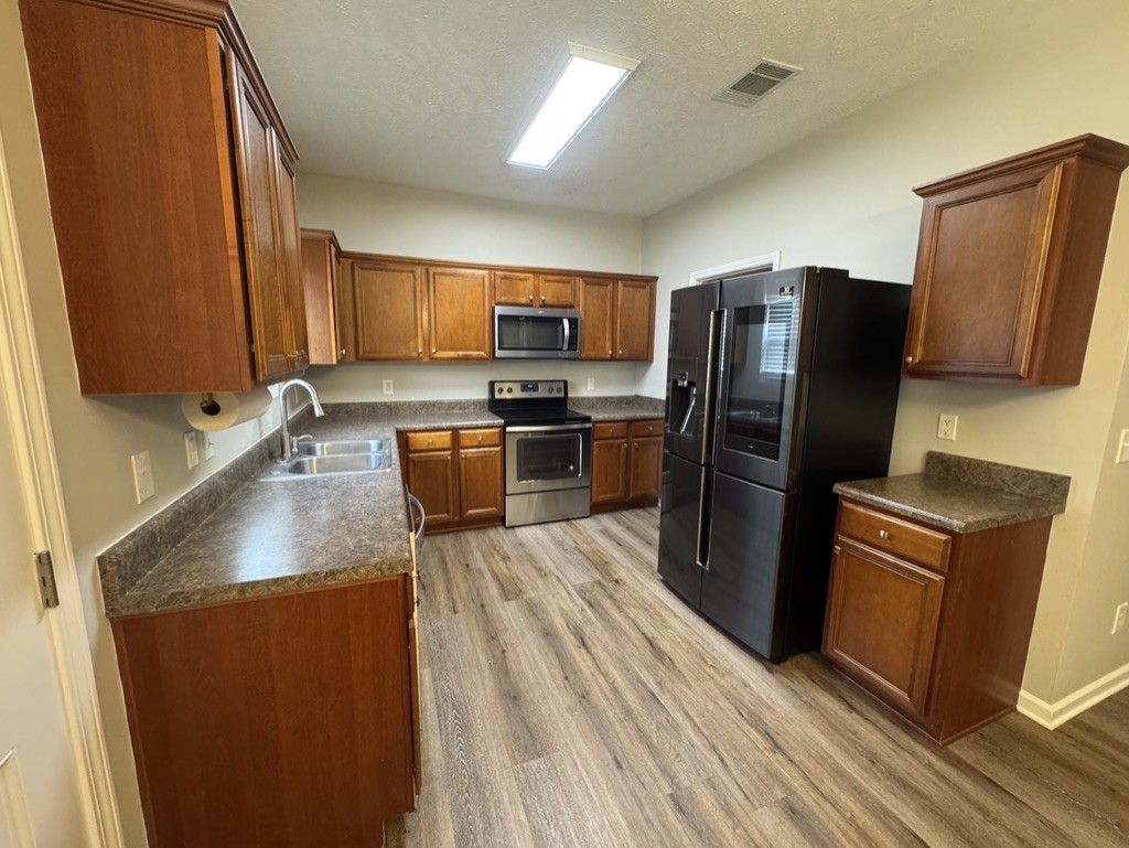 106 Scotts Dr
