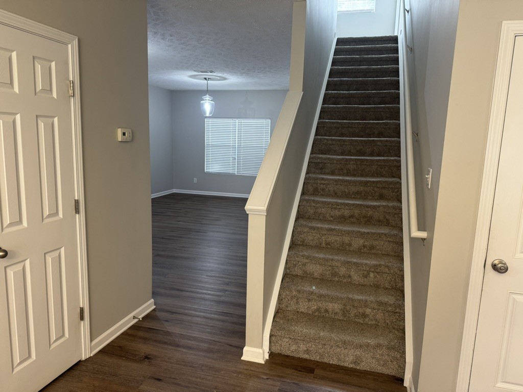 106 Scotts Dr