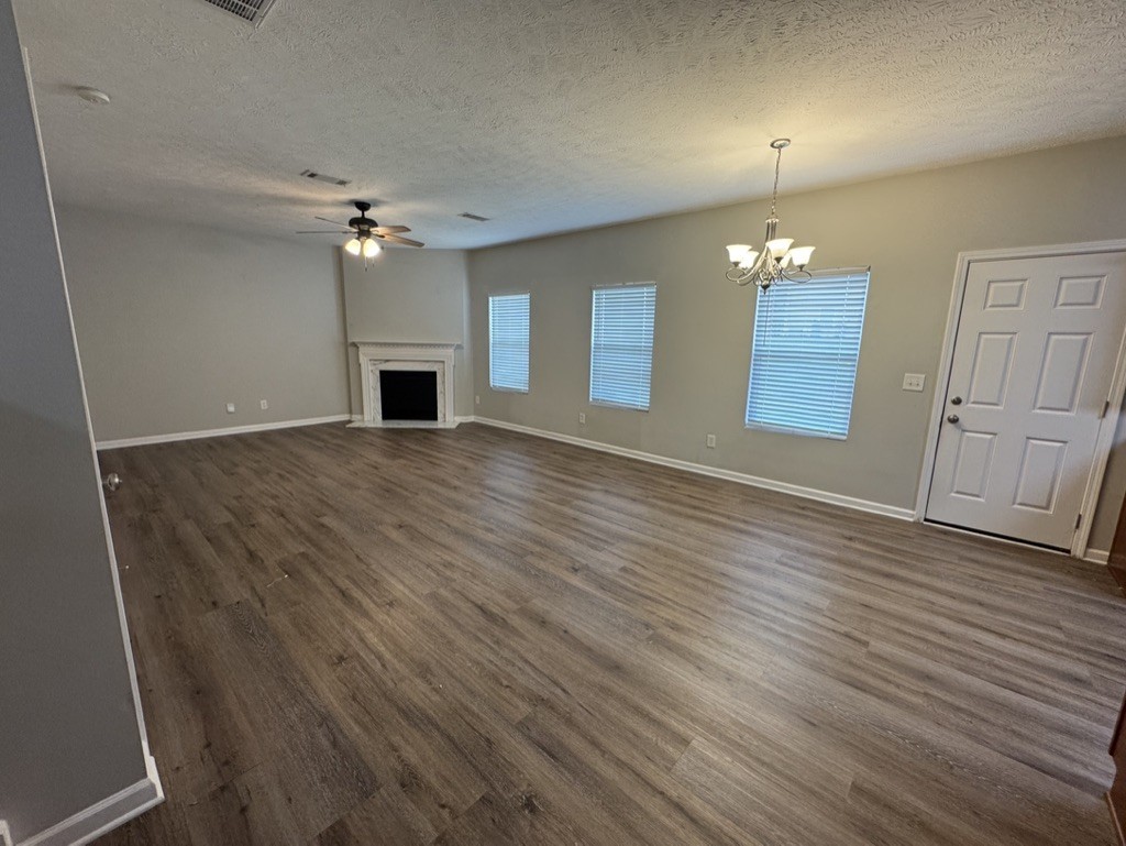 106 Scotts Dr