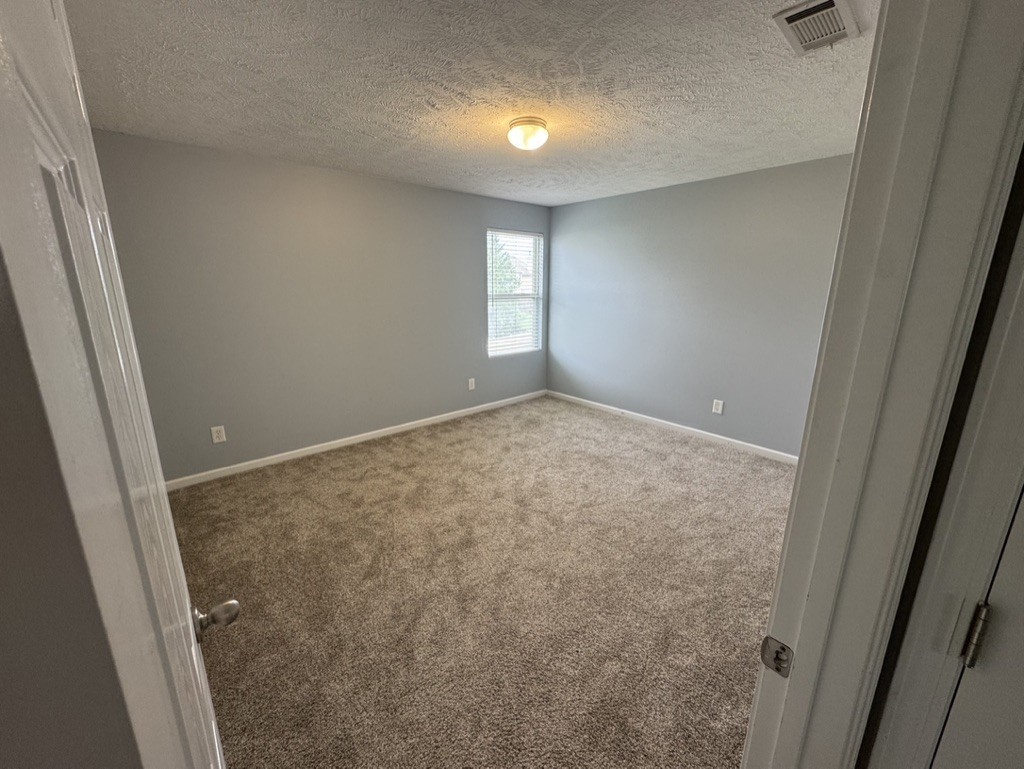 106 Scotts Dr