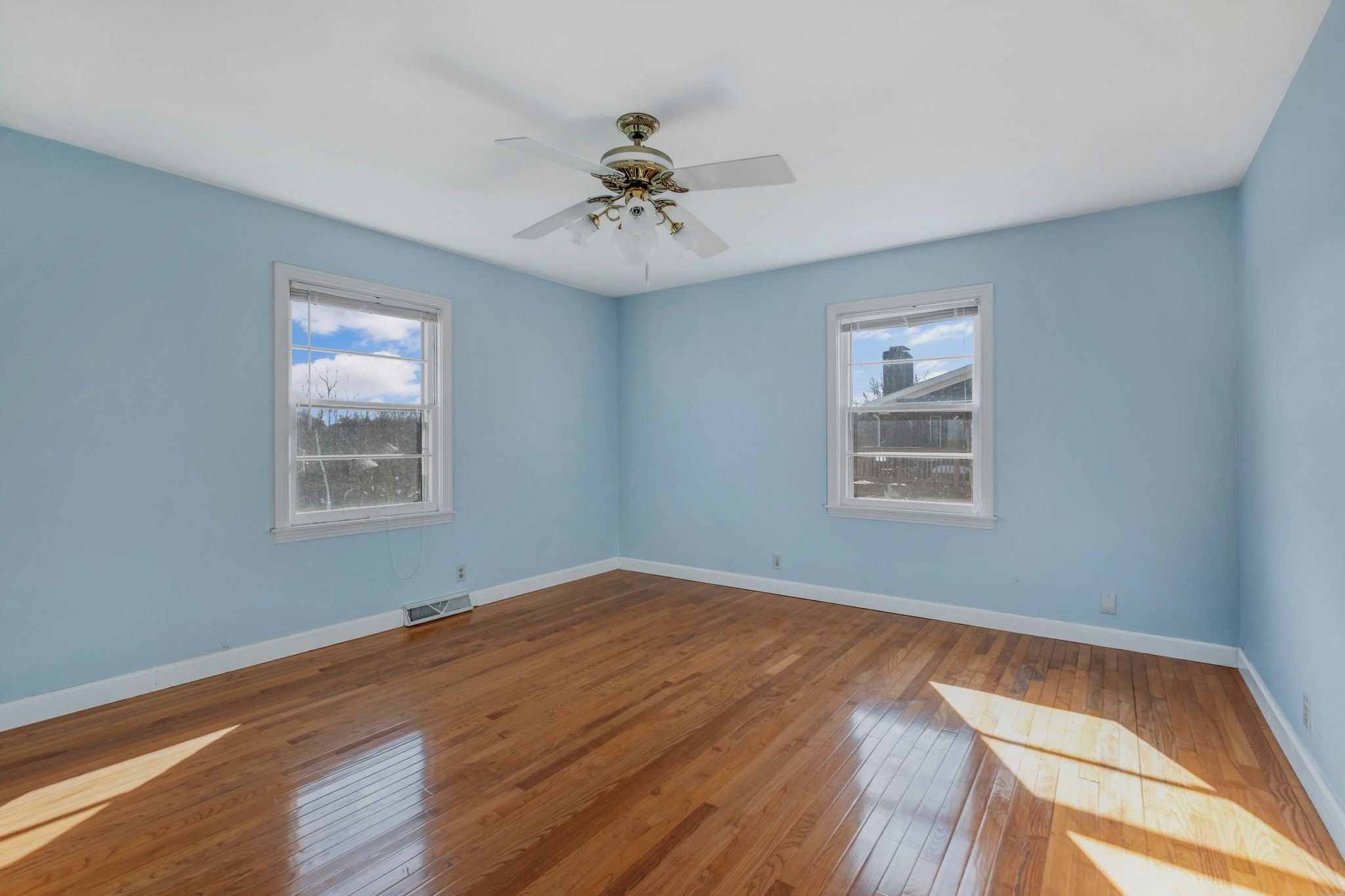 373 Green Harbor Rd