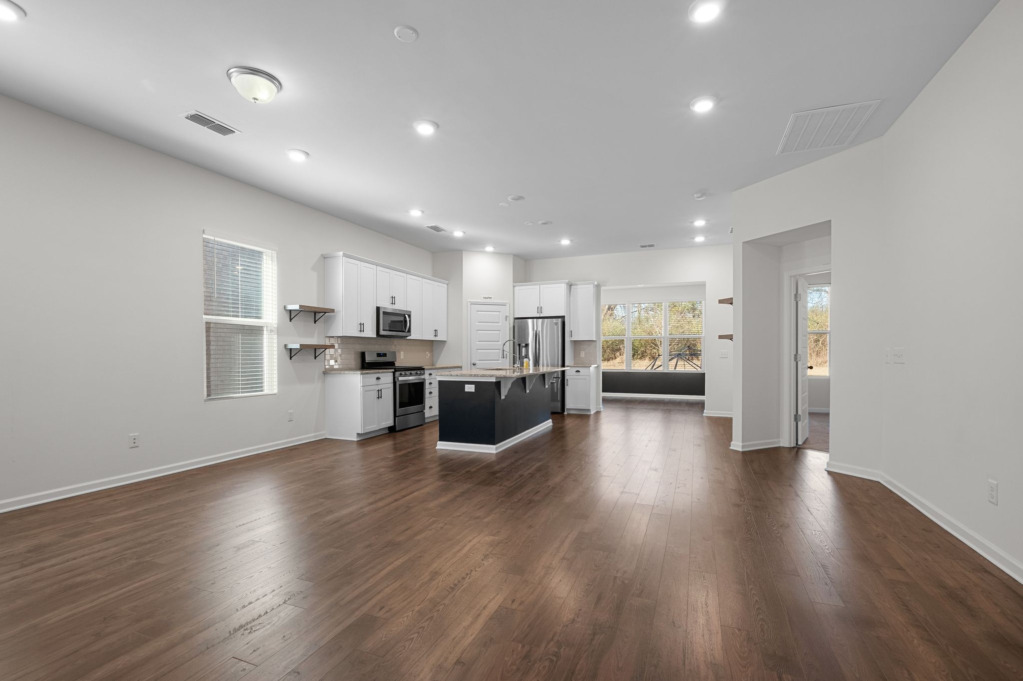 806 Sunset View Dr