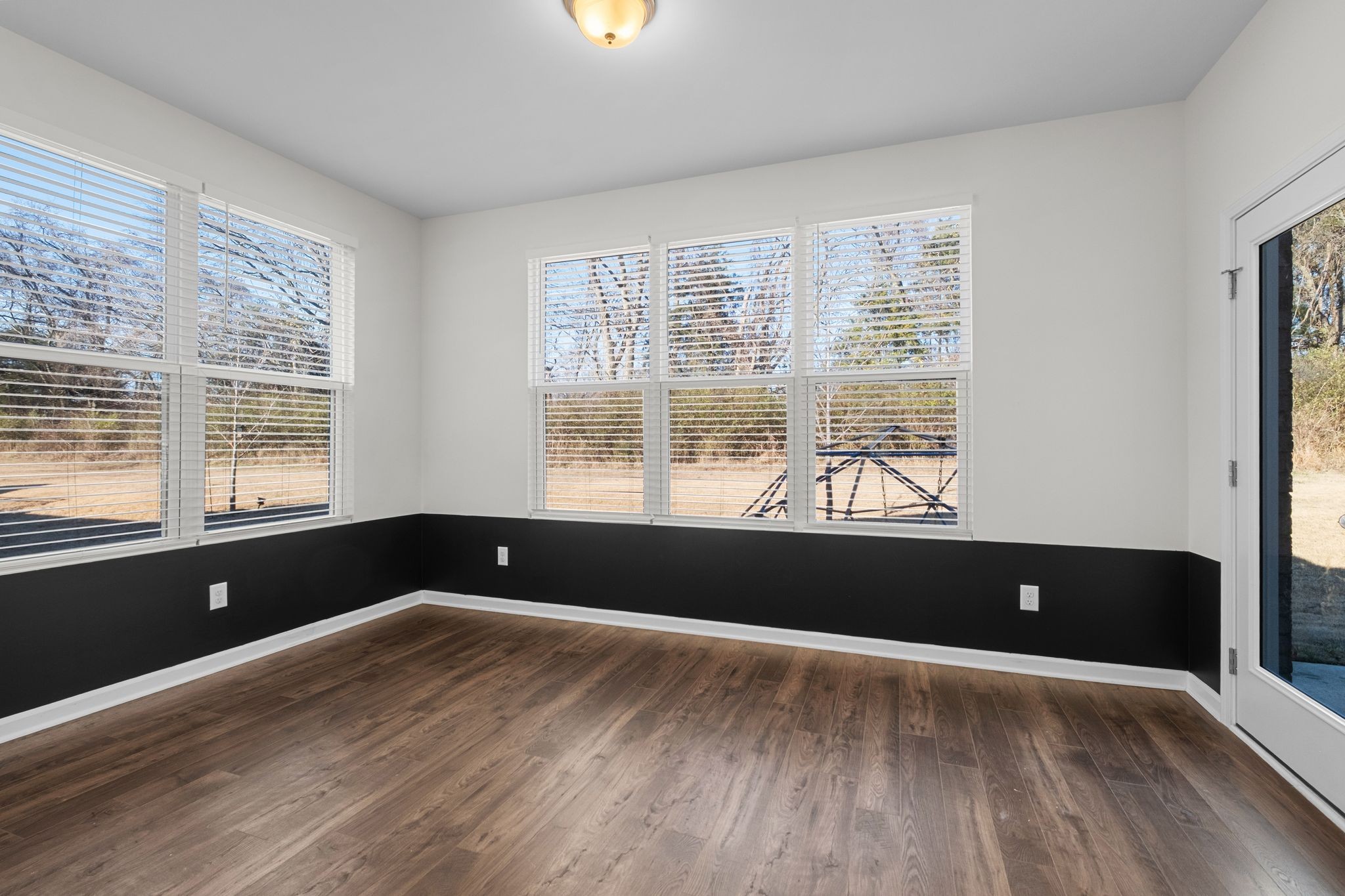 806 Sunset View Dr