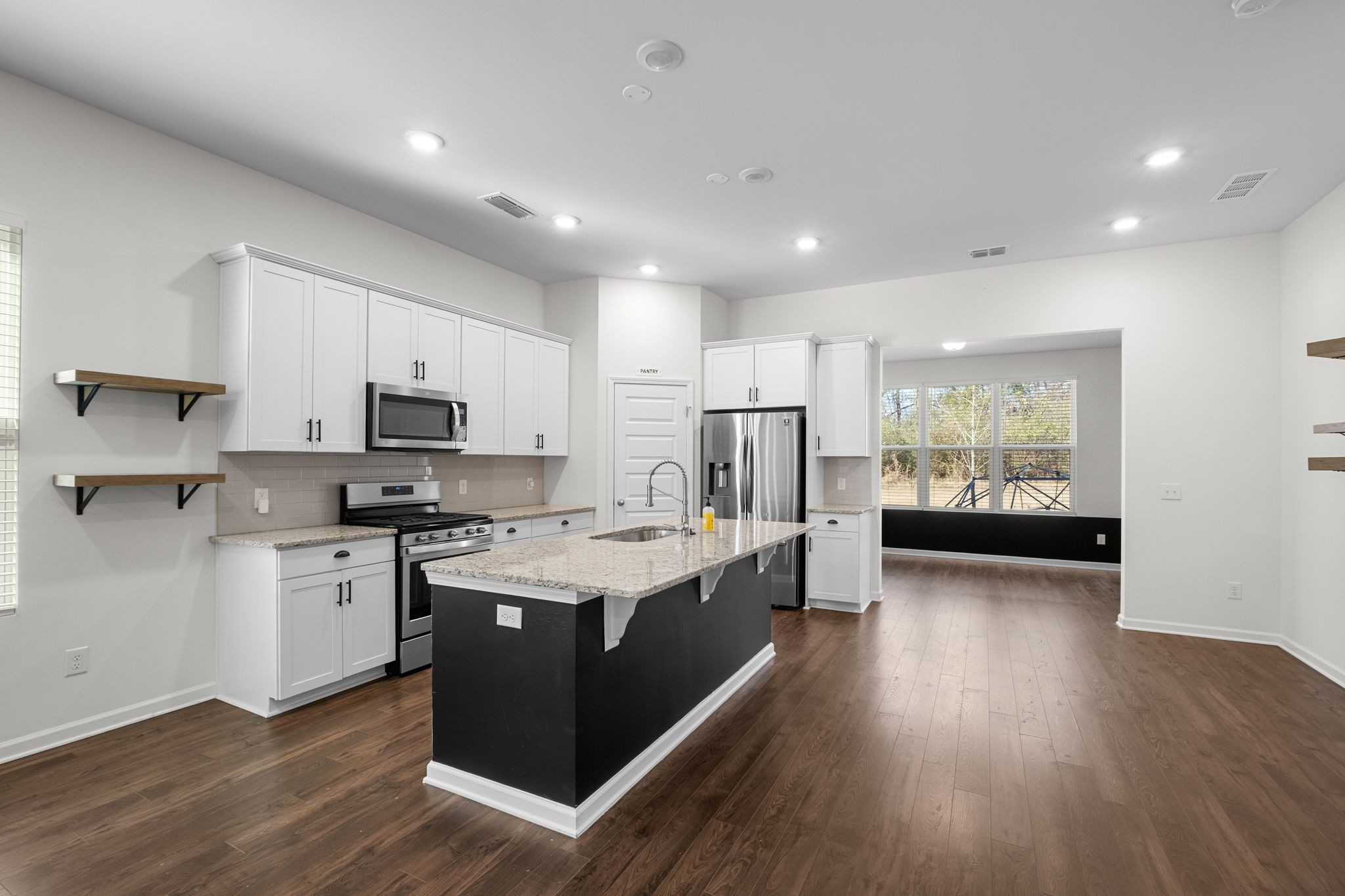 806 Sunset View Dr