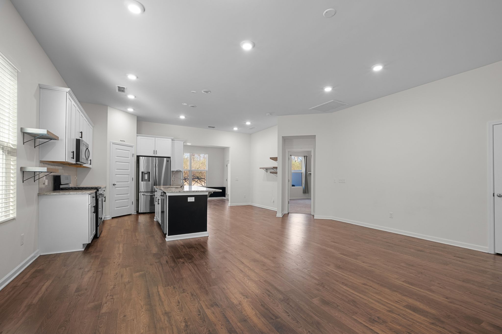 806 Sunset View Dr