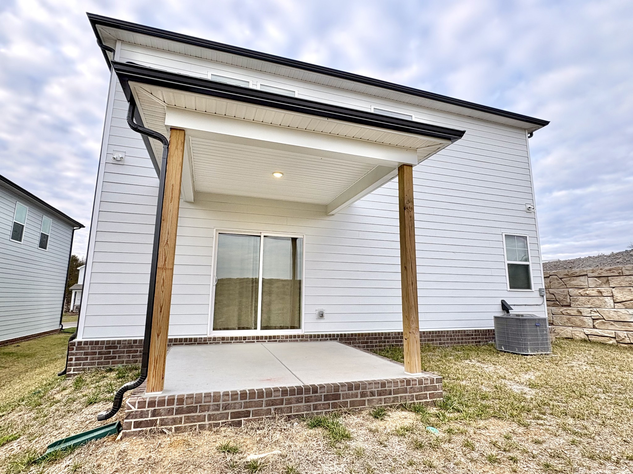 5007 Lawler Ln