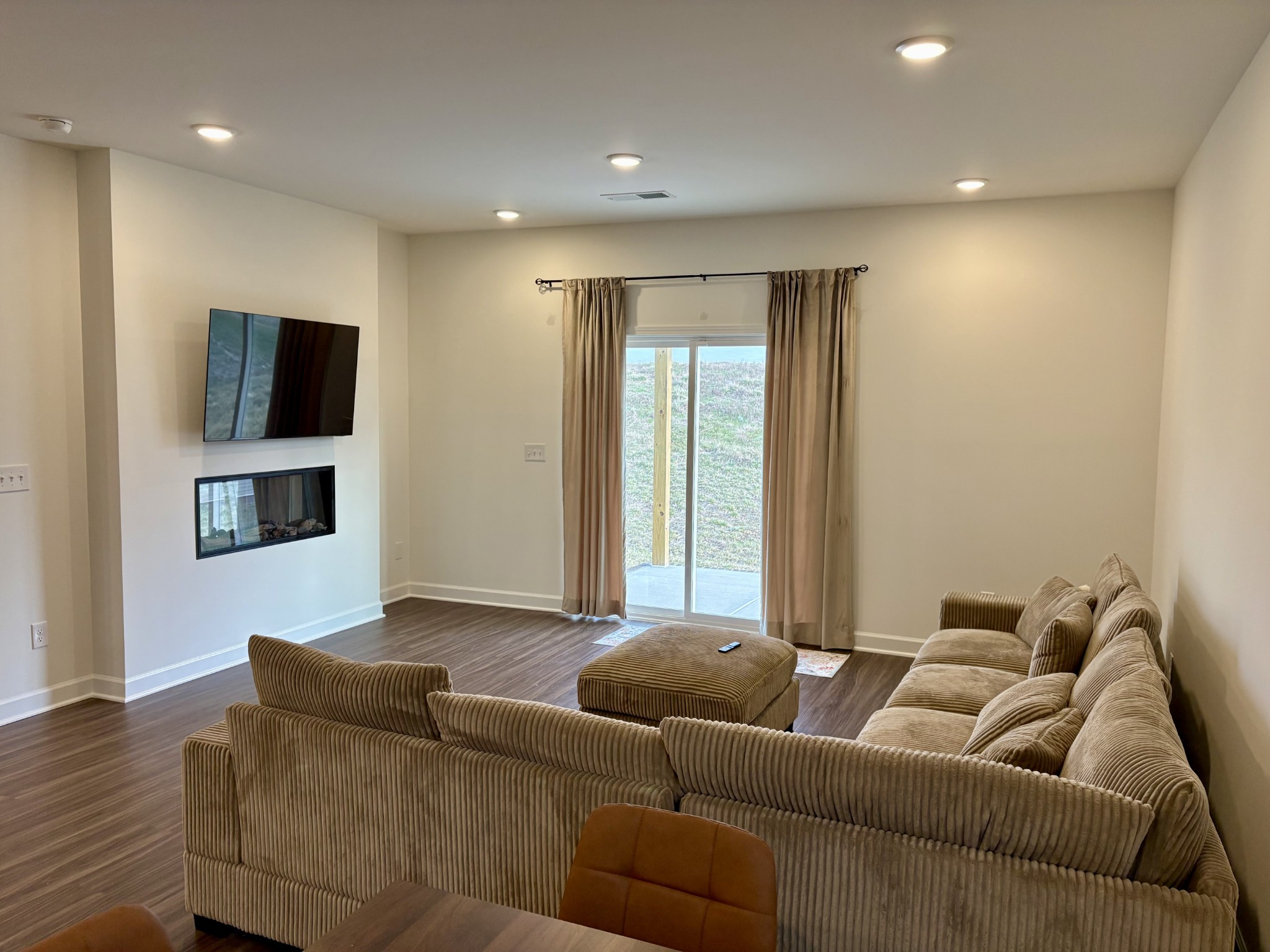 5007 Lawler Ln
