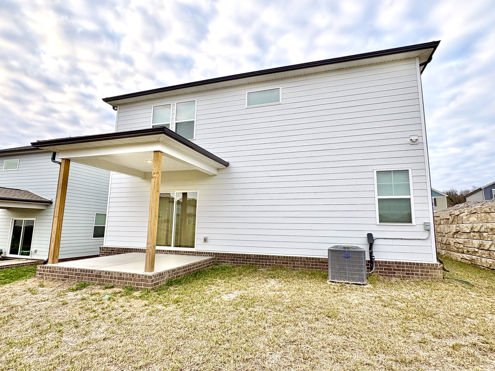5007 Lawler Ln