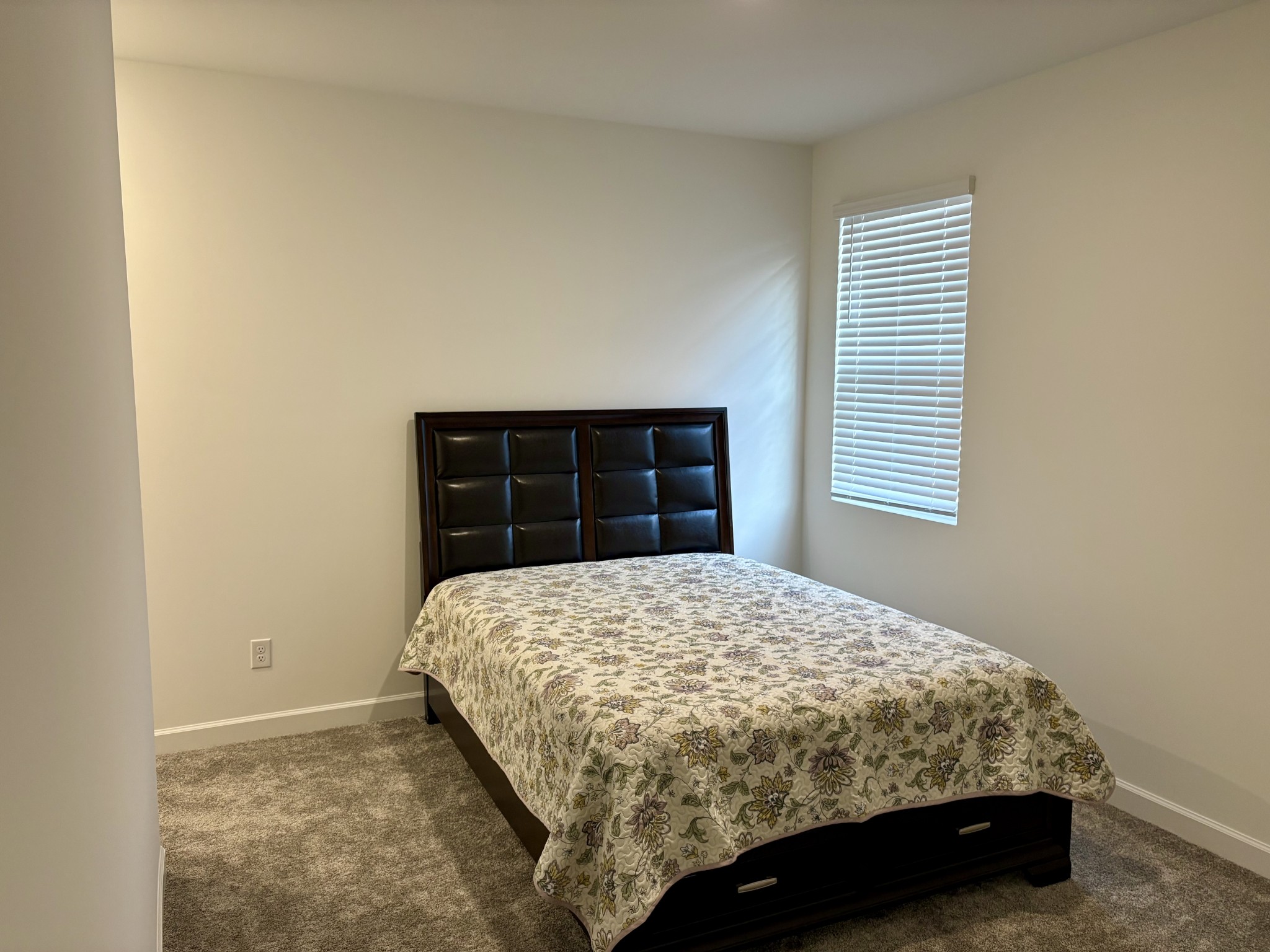 5007 Lawler Ln