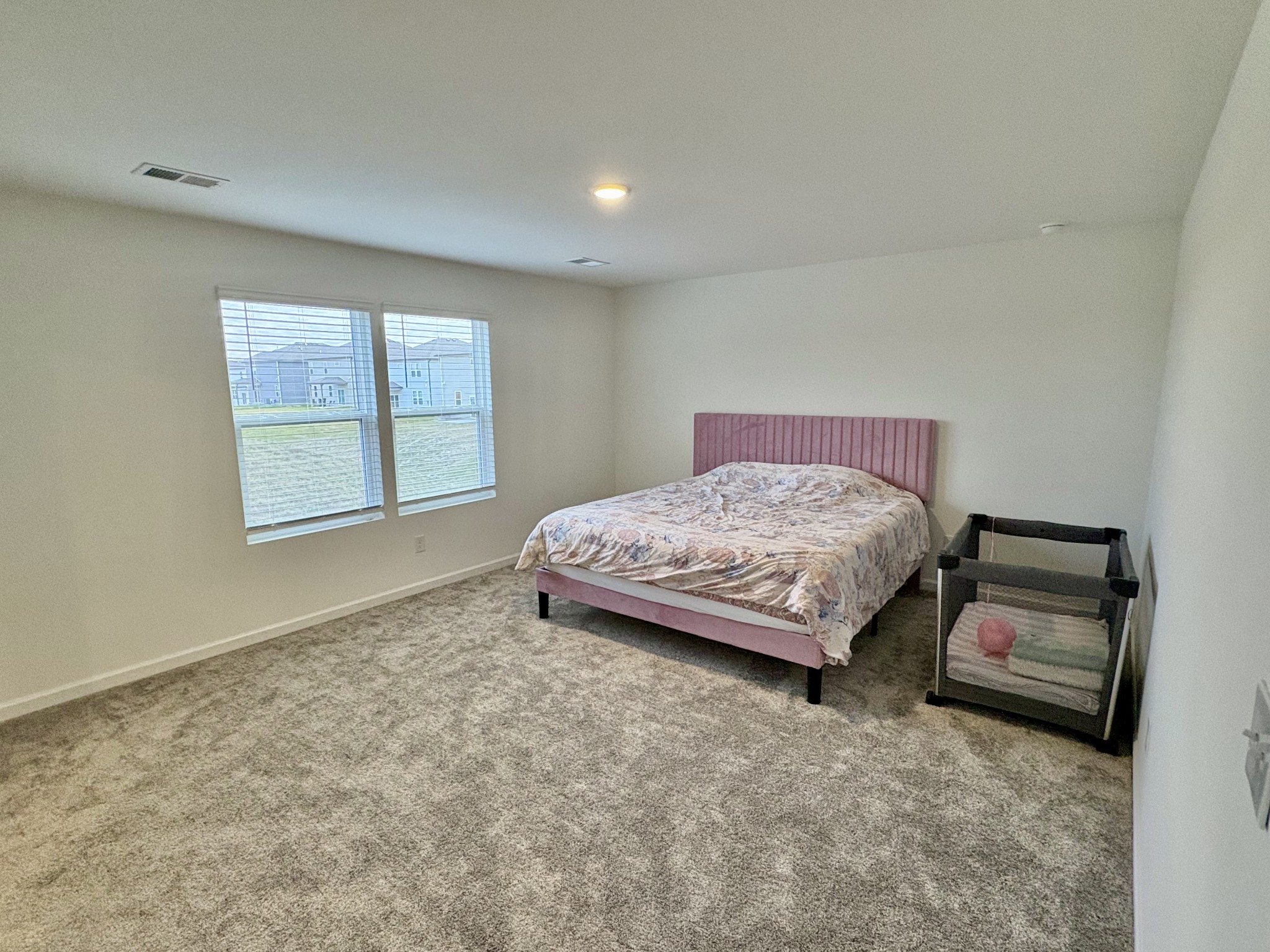 5007 Lawler Ln