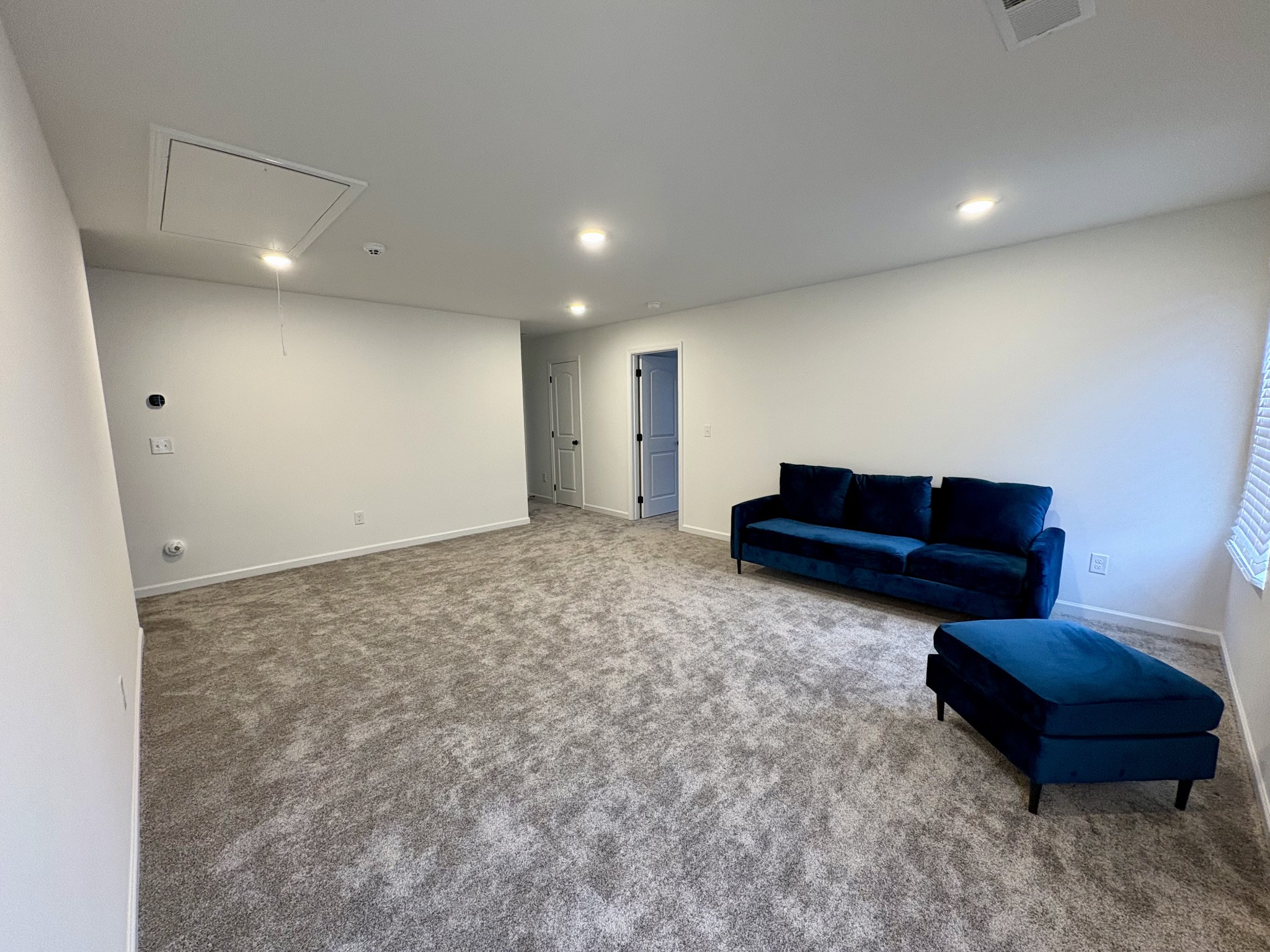 5007 Lawler Ln