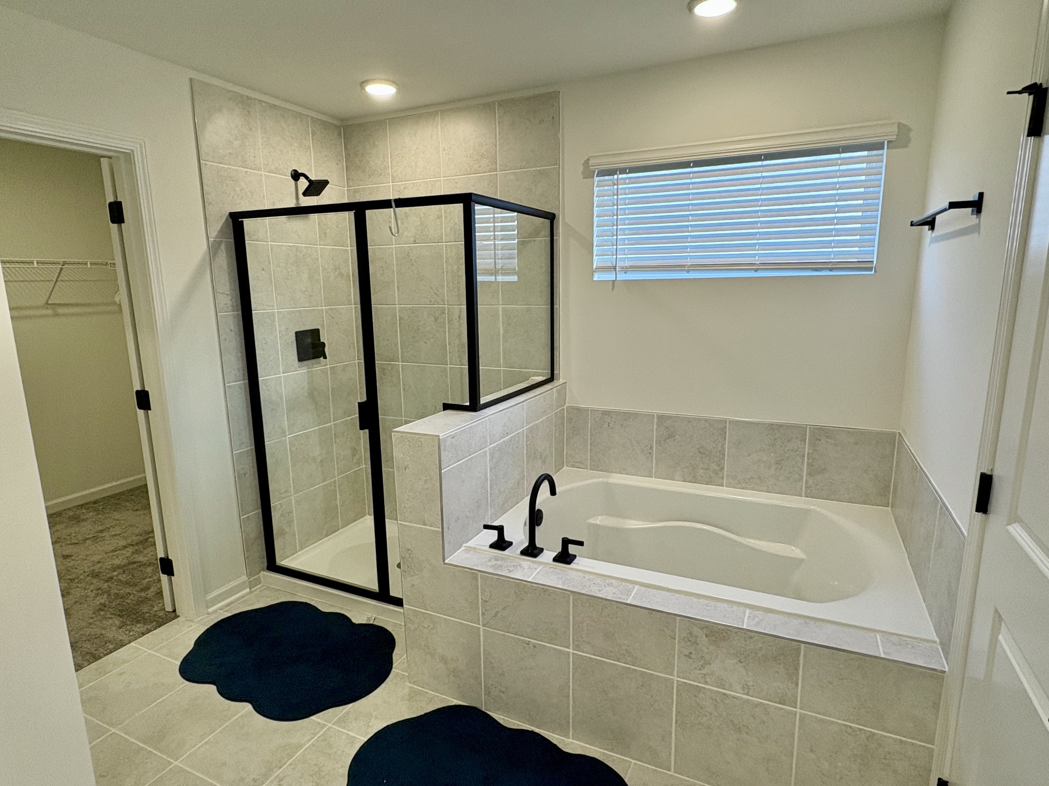 5007 Lawler Ln