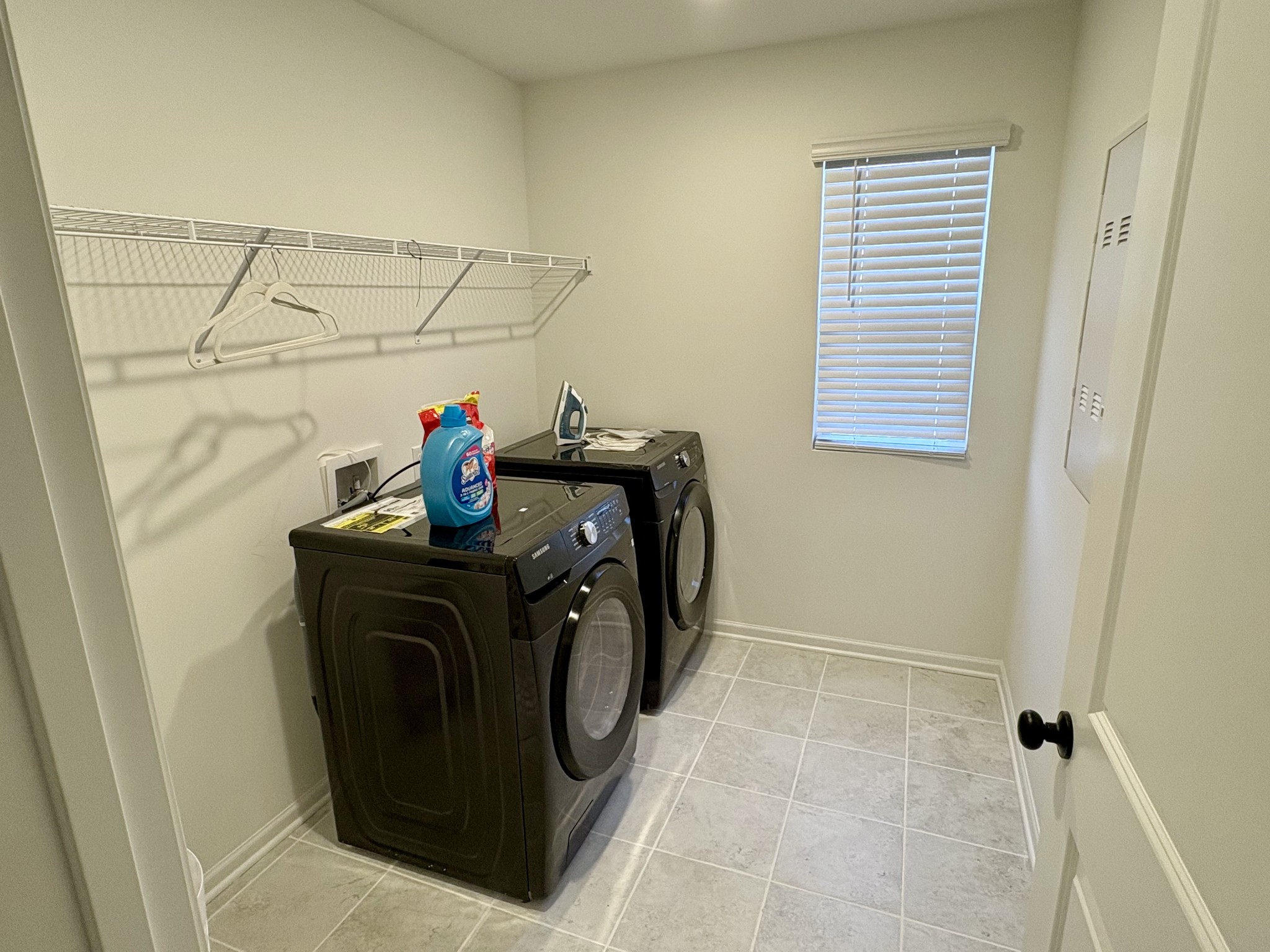 5007 Lawler Ln