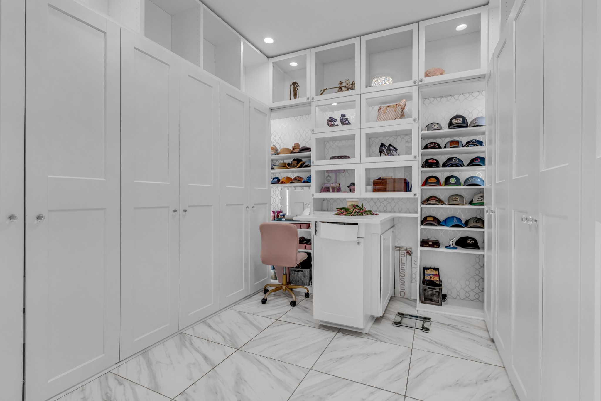 541 Lakeview Cir