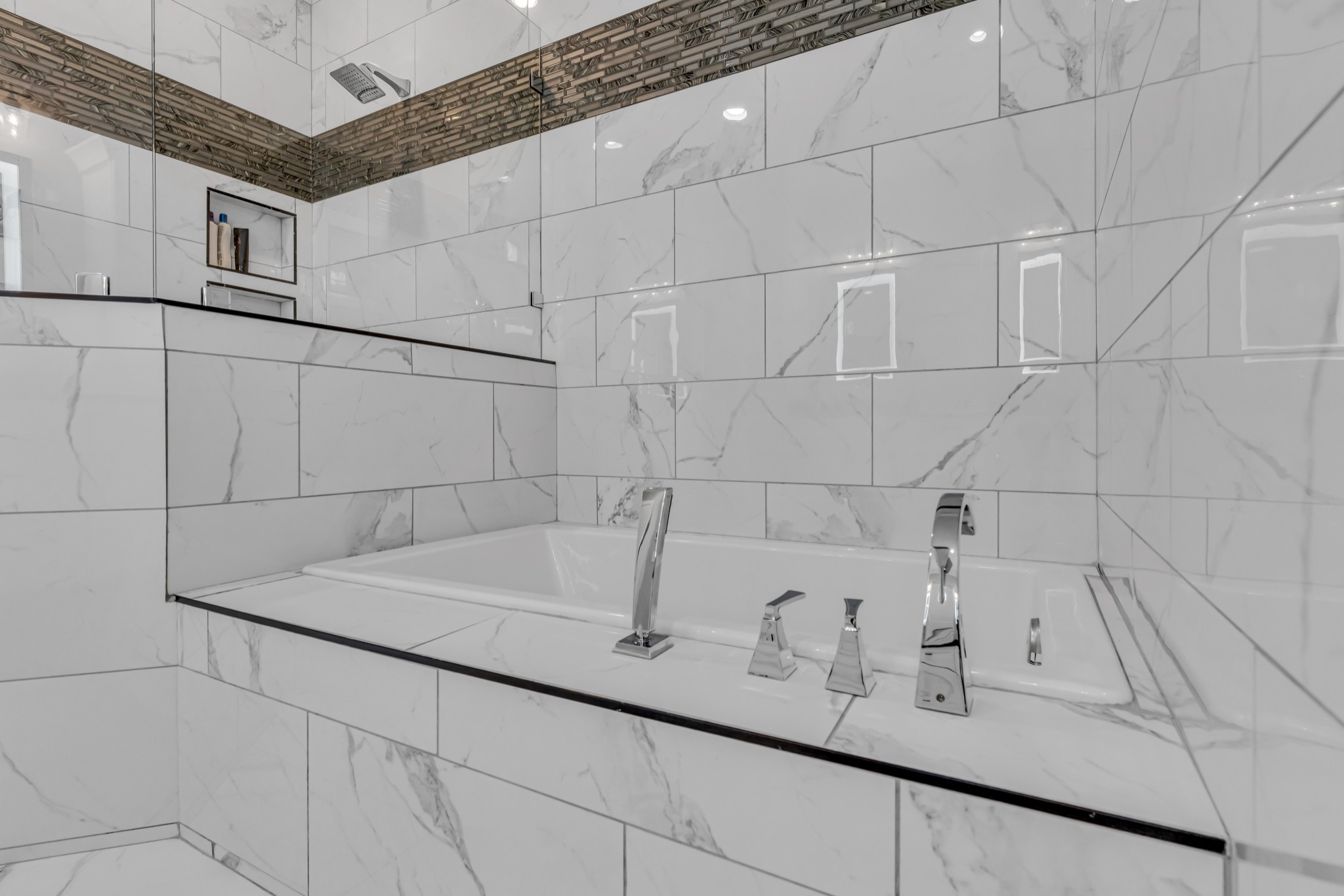 541 Lakeview Cir