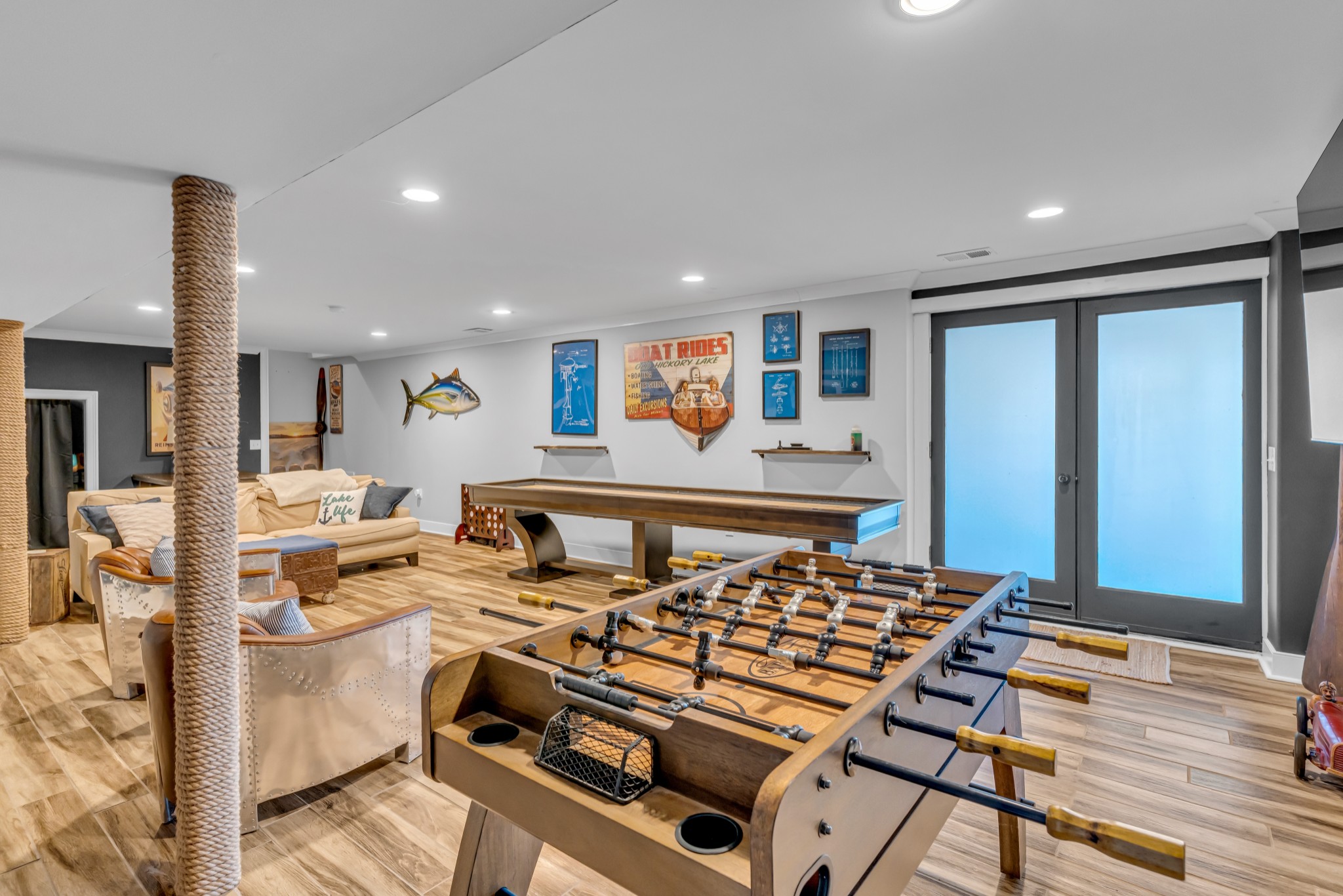 541 Lakeview Cir
