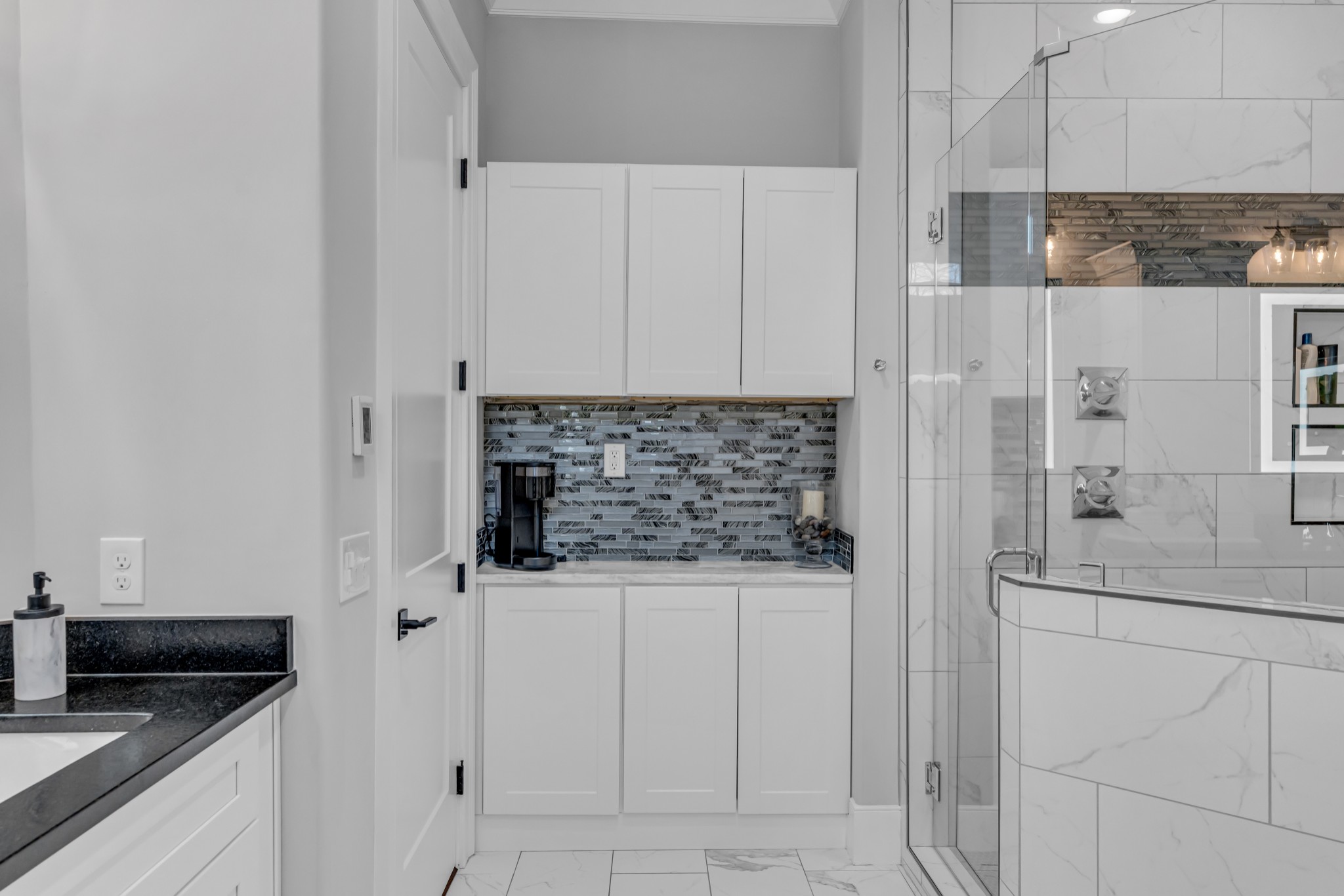 541 Lakeview Cir